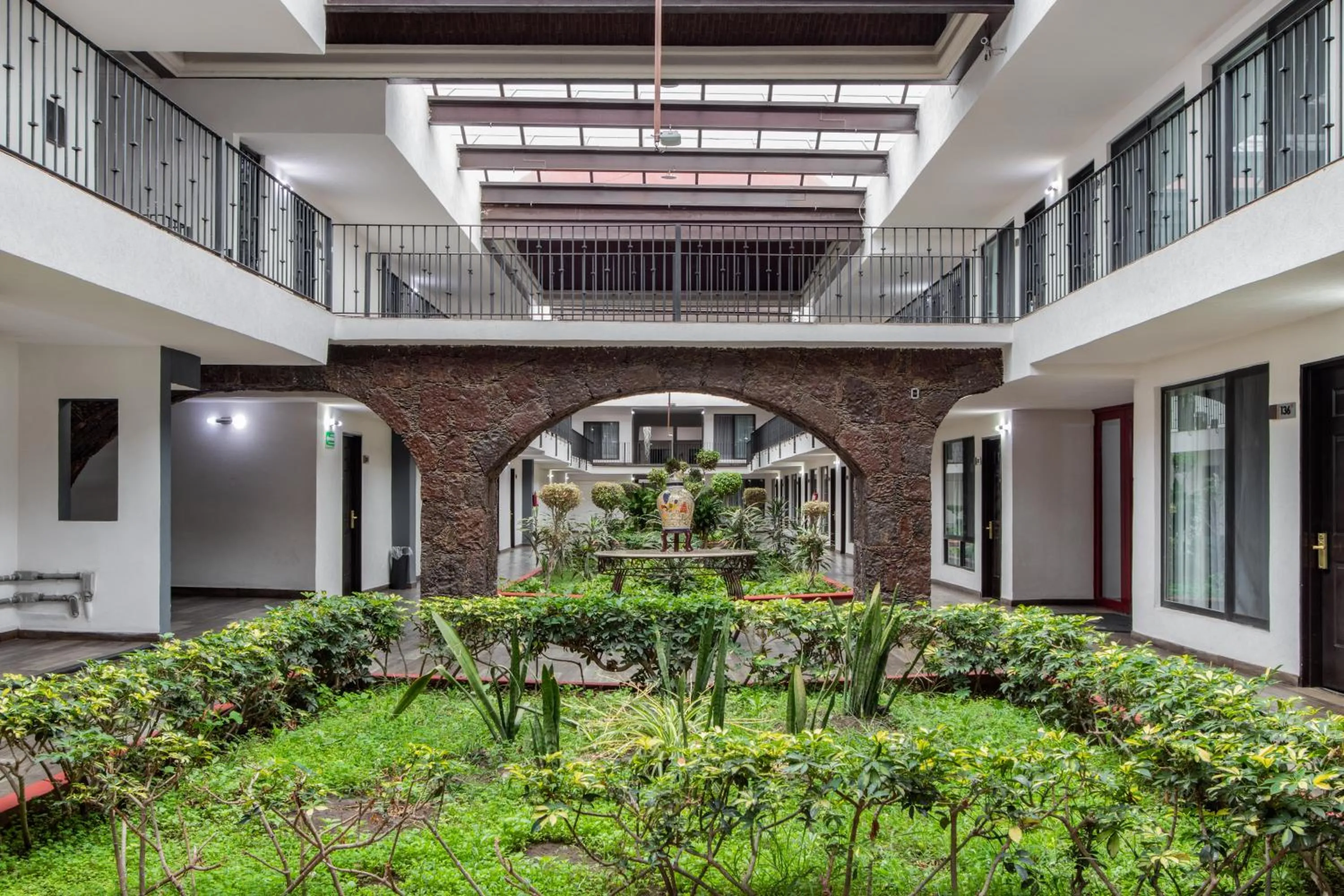 Inner courtyard view in Radisson Hotel & Convention Center Toluca