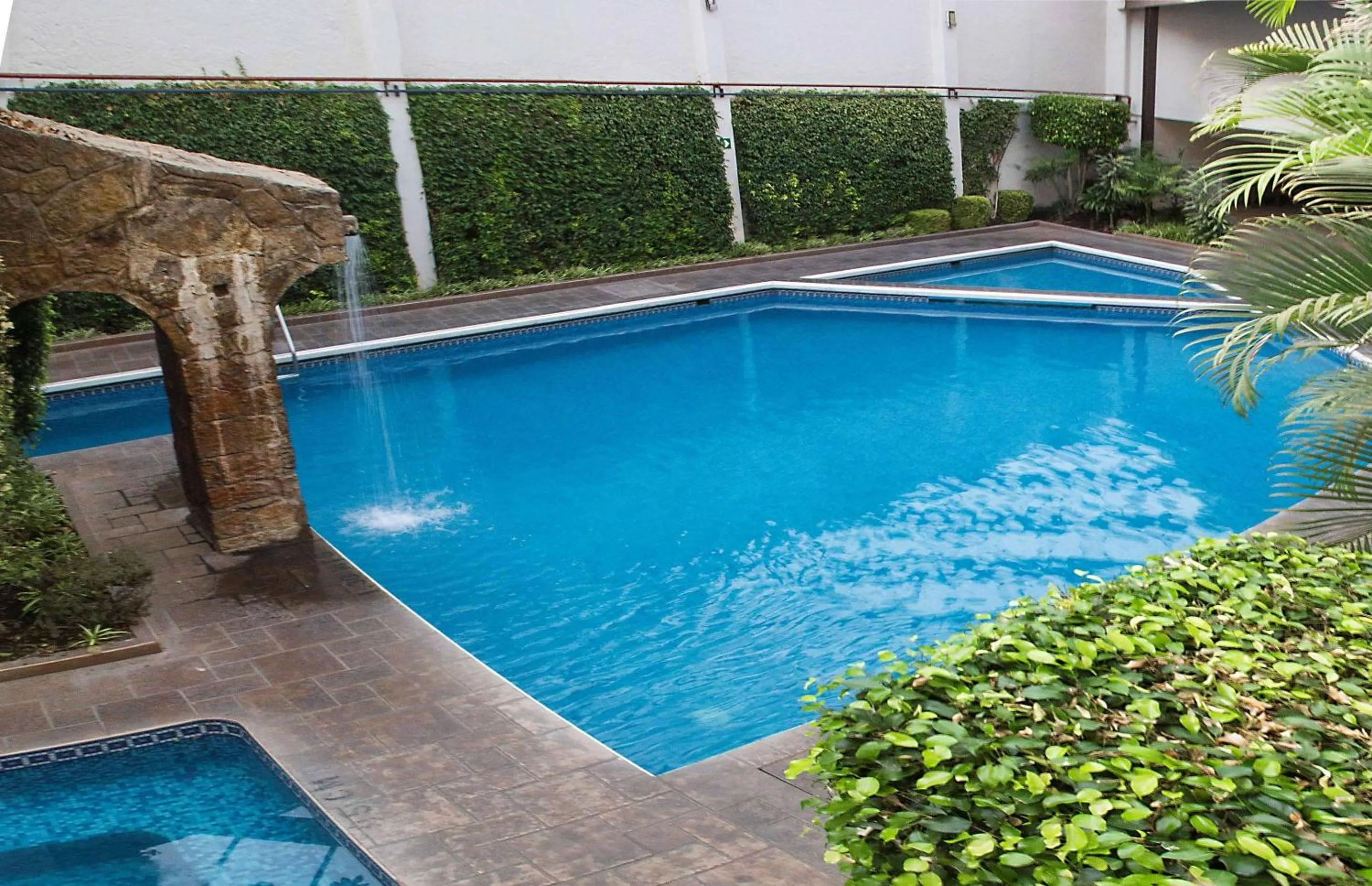 Swimming pool in Radisson Hotel & Convention Center Toluca