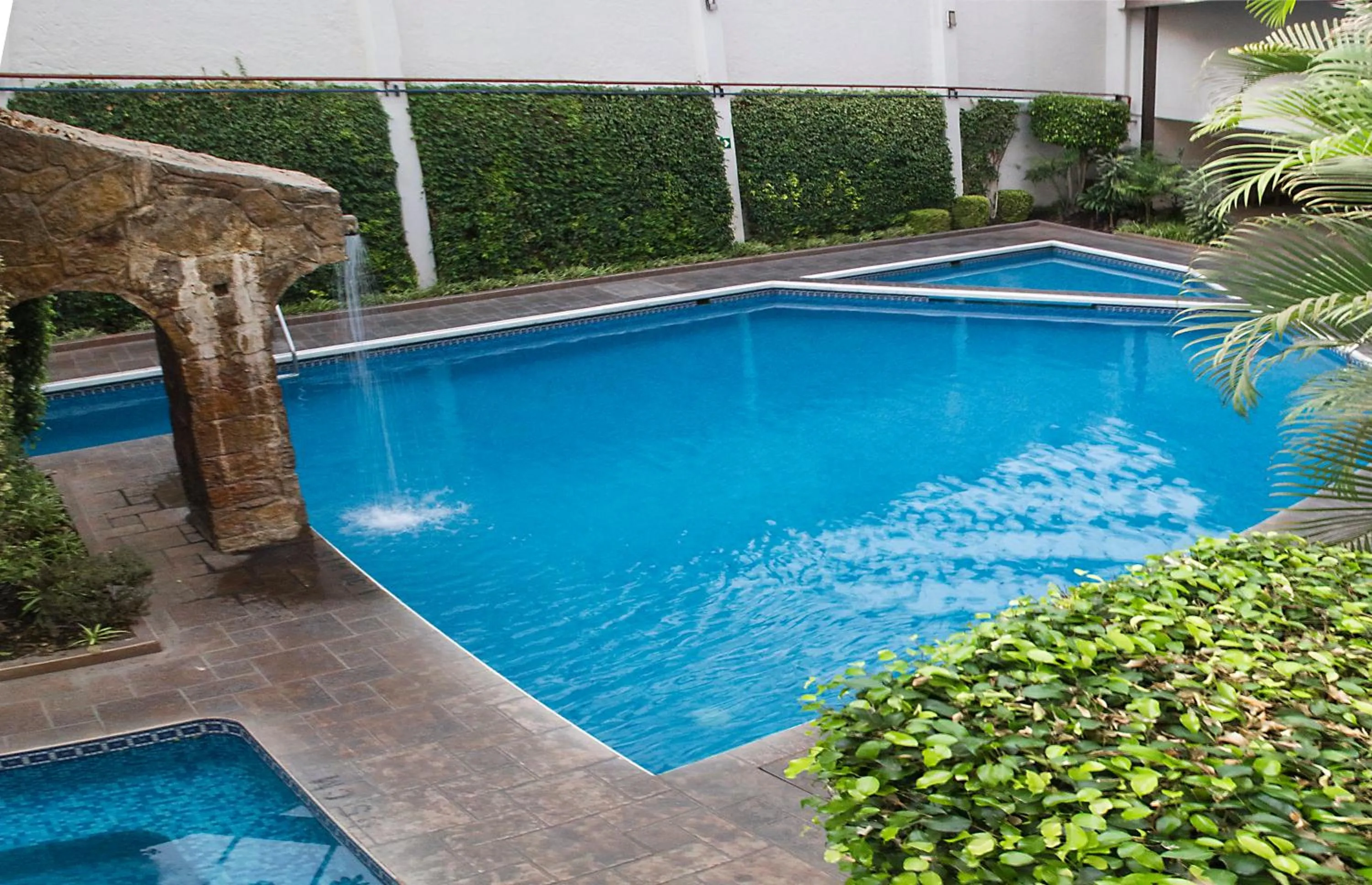 Swimming pool in Radisson Hotel & Convention Center Toluca