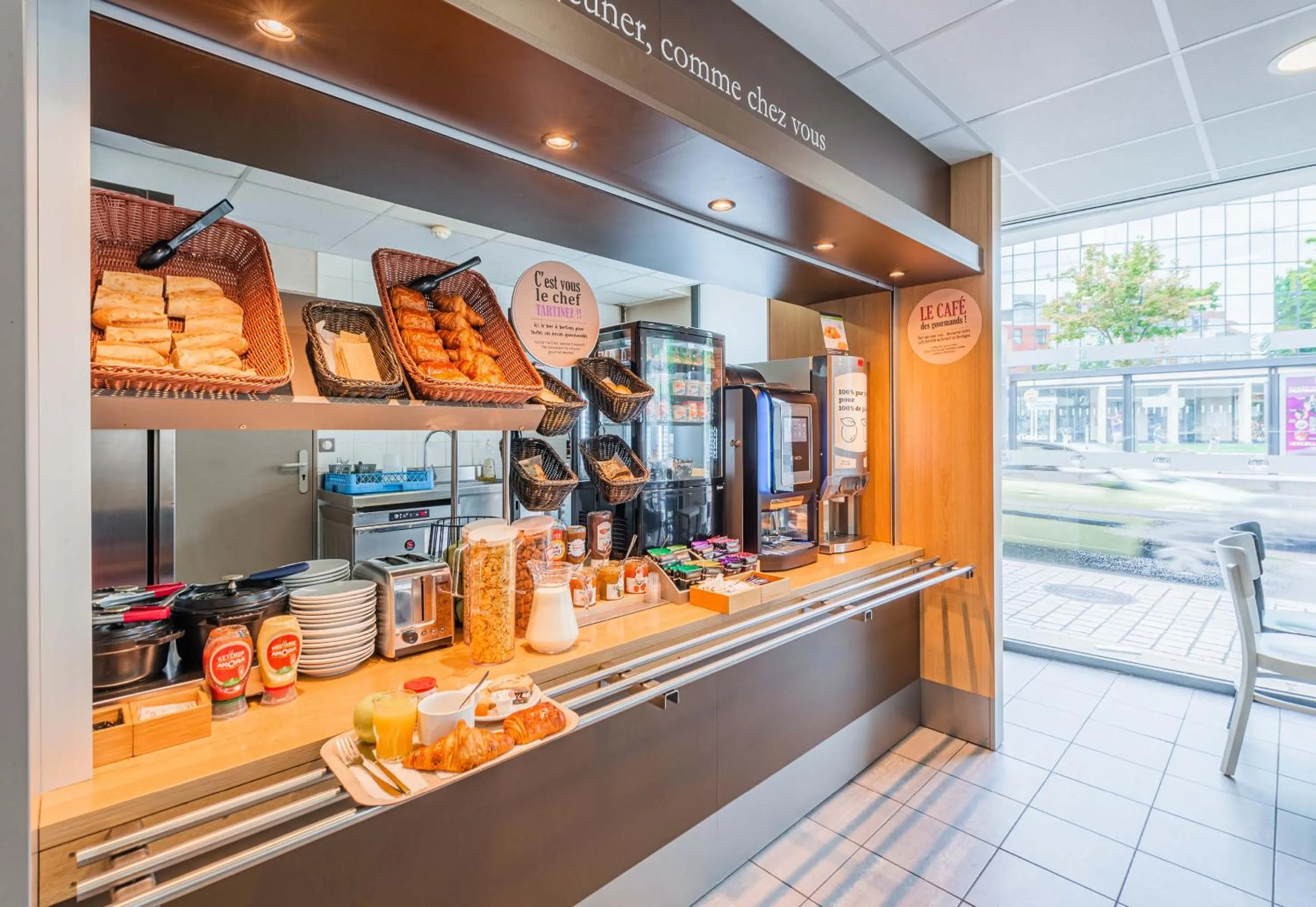 Breakfast in B&B HOTEL Mulhouse Centre