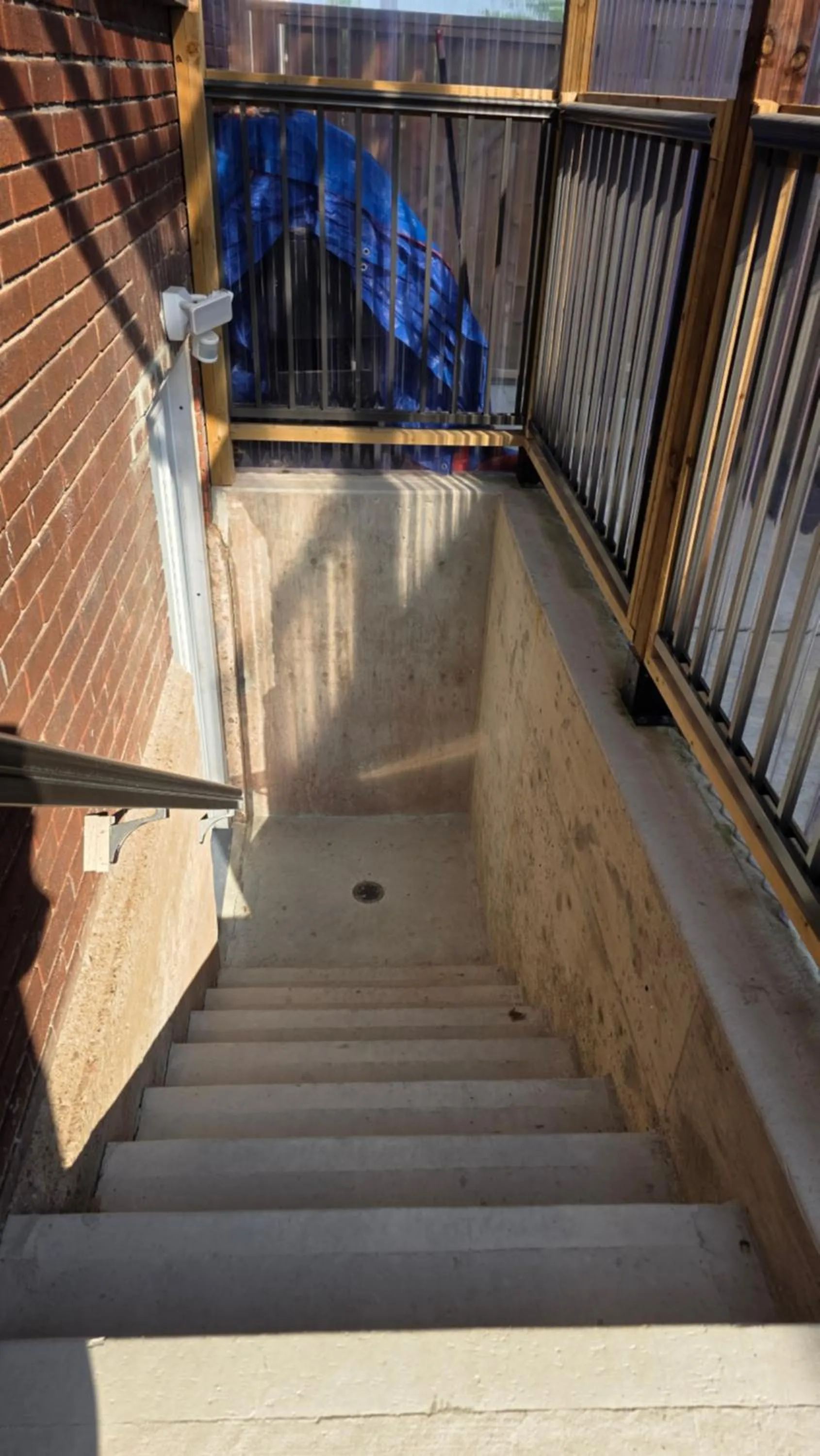 Facade/entrance in Serene Niagara Inn