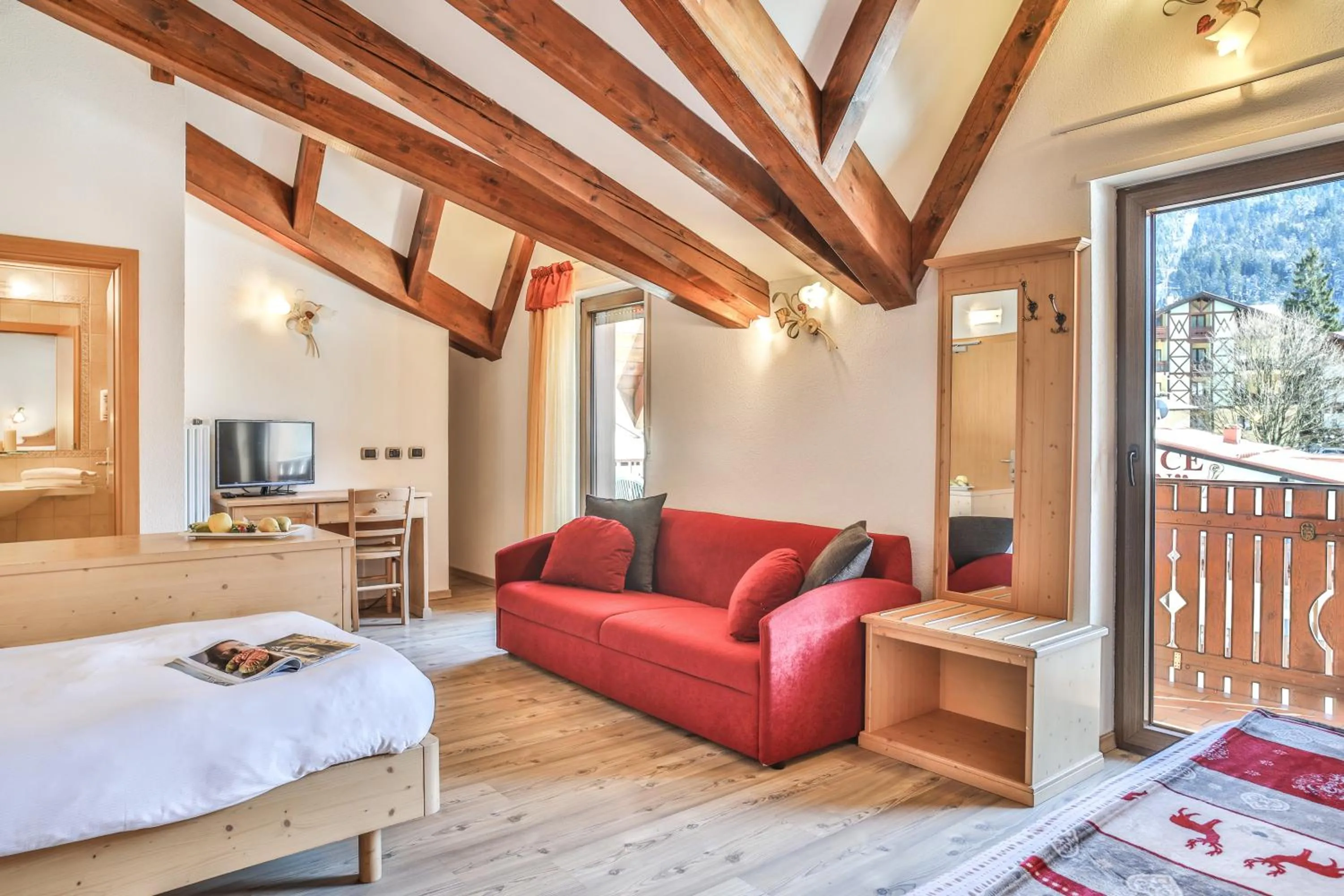 Photo of the whole room in Hotel Rosa Alpina