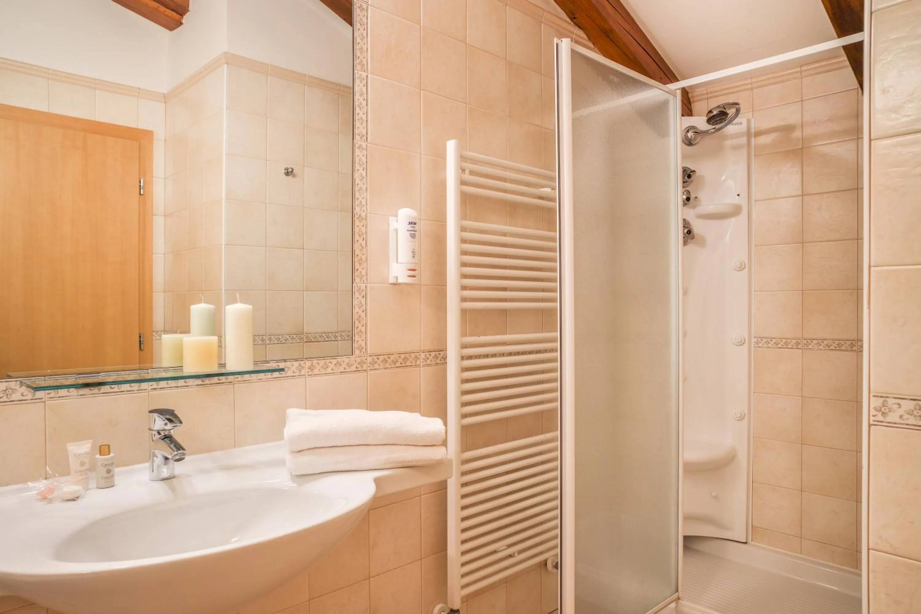 Bathroom in Hotel Rosa Alpina