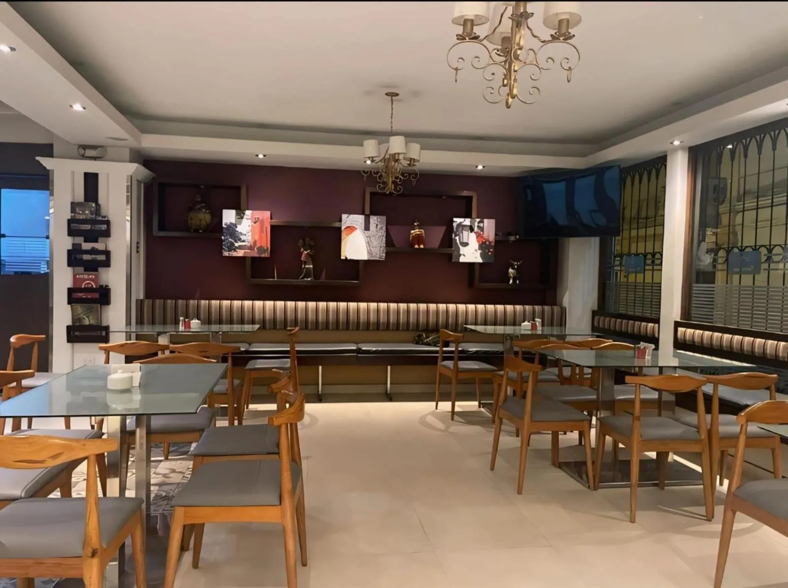 Restaurant/places to eat in Hotel Tierrasur