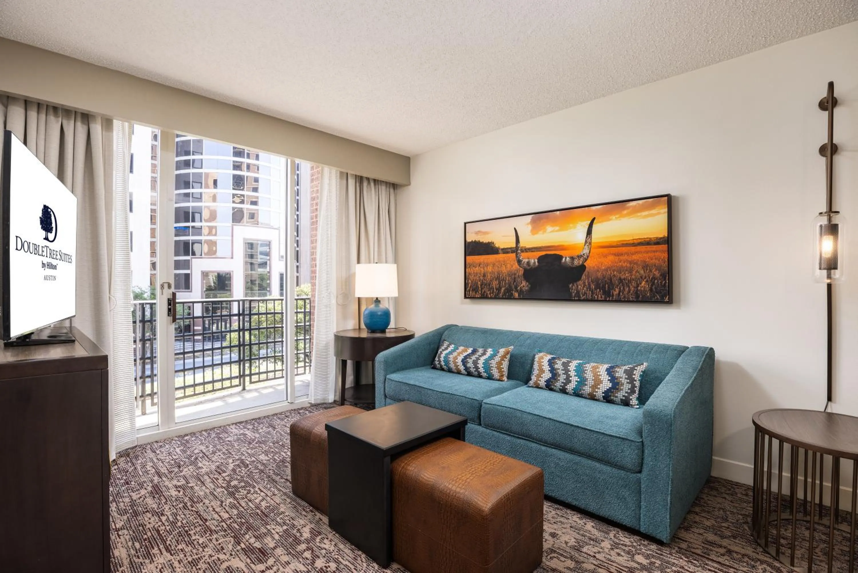 Living room in DoubleTree Suites by Hilton Austin Downtown Capitol