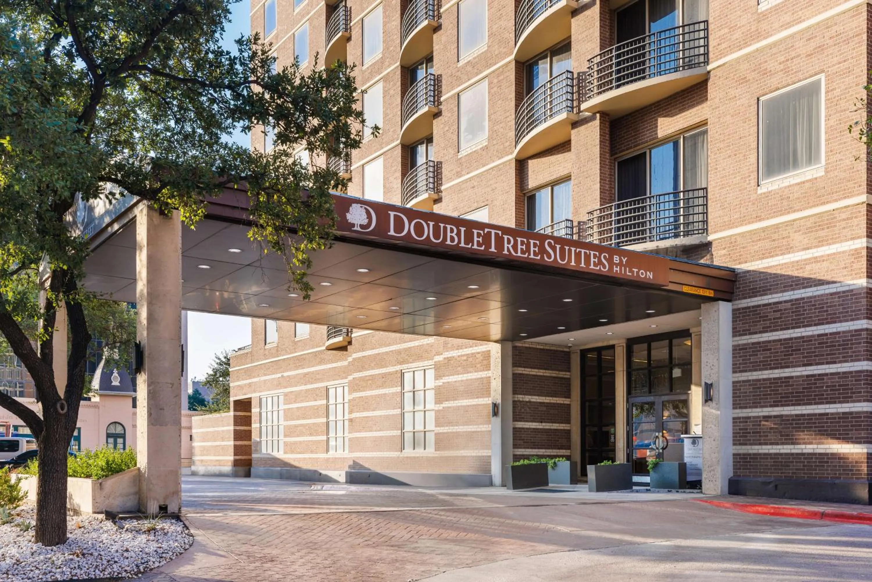 Property building in DoubleTree Suites by Hilton Austin Downtown Capitol