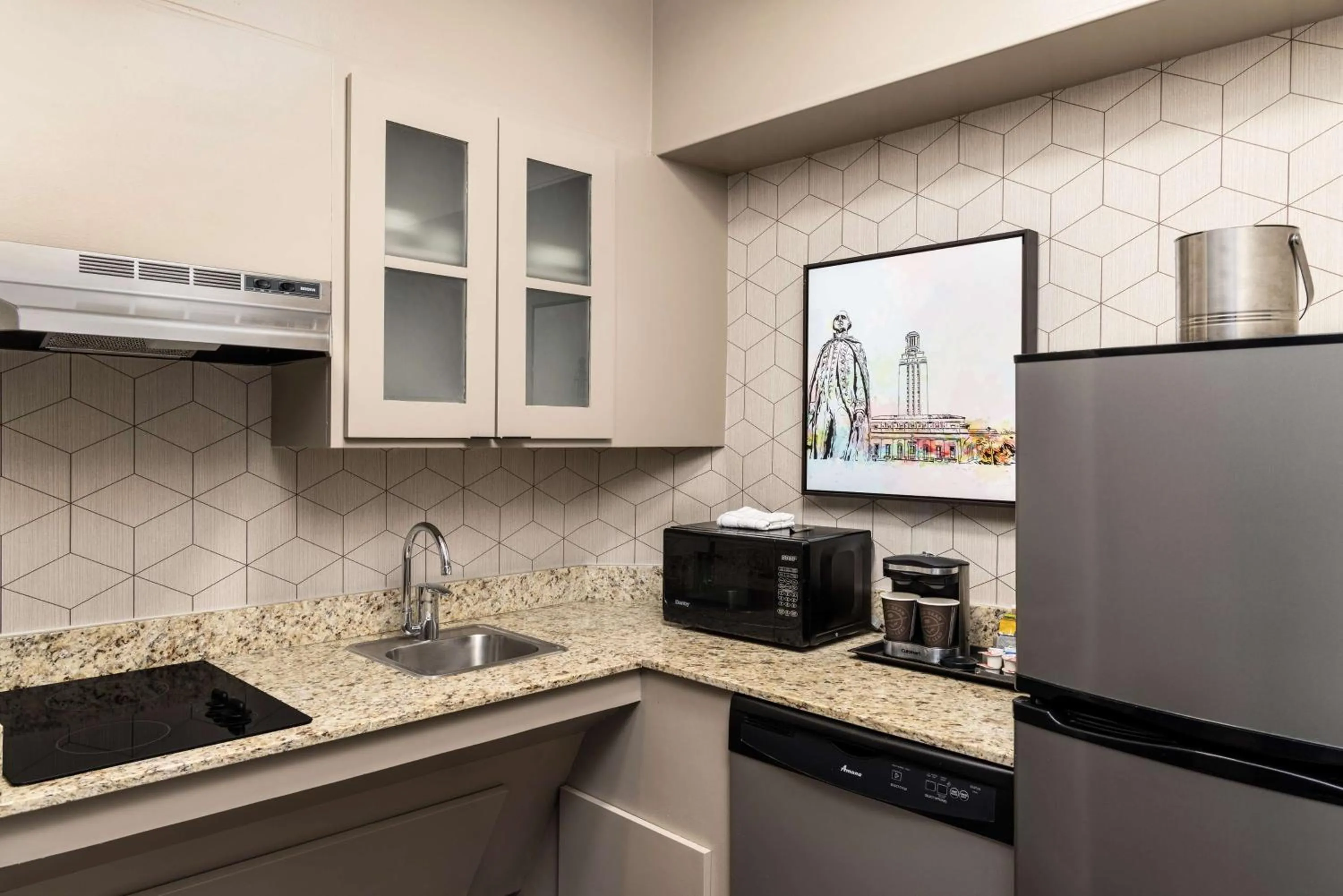 Kitchen or kitchenette in DoubleTree Suites by Hilton Austin Downtown Capitol
