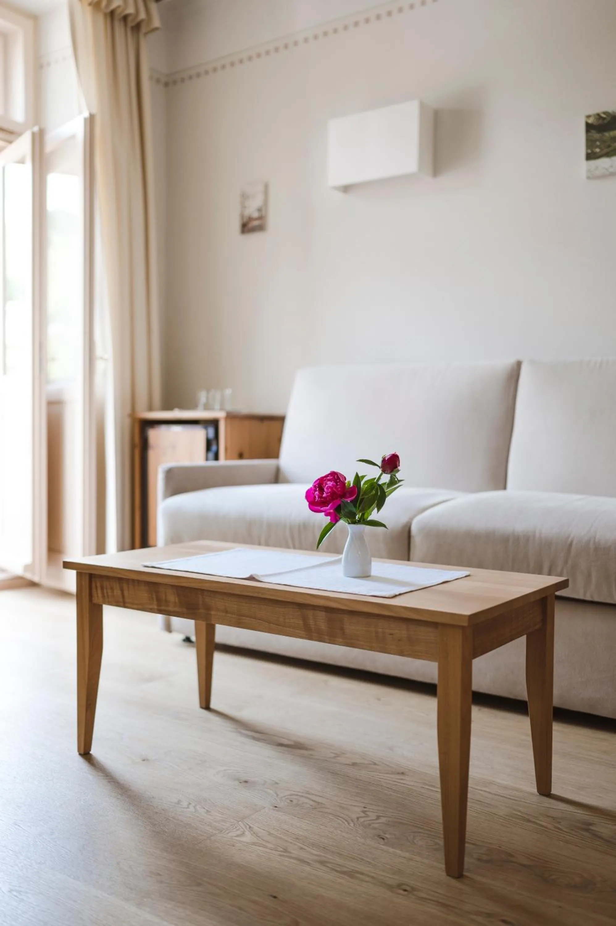 Living room, Bed in Hotel Monte Sella