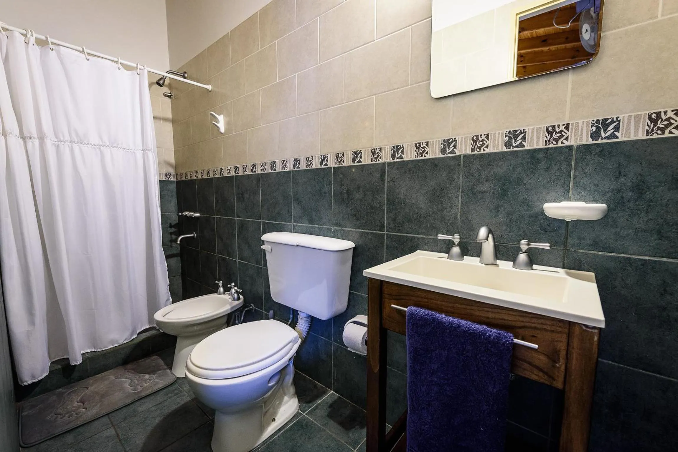 Bathroom in La Tosca Hostel