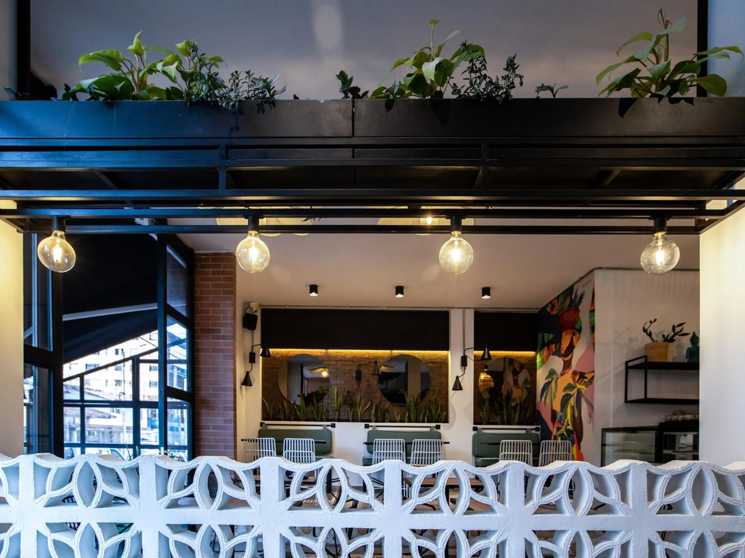 Restaurant/places to eat in 103 Wonderful House