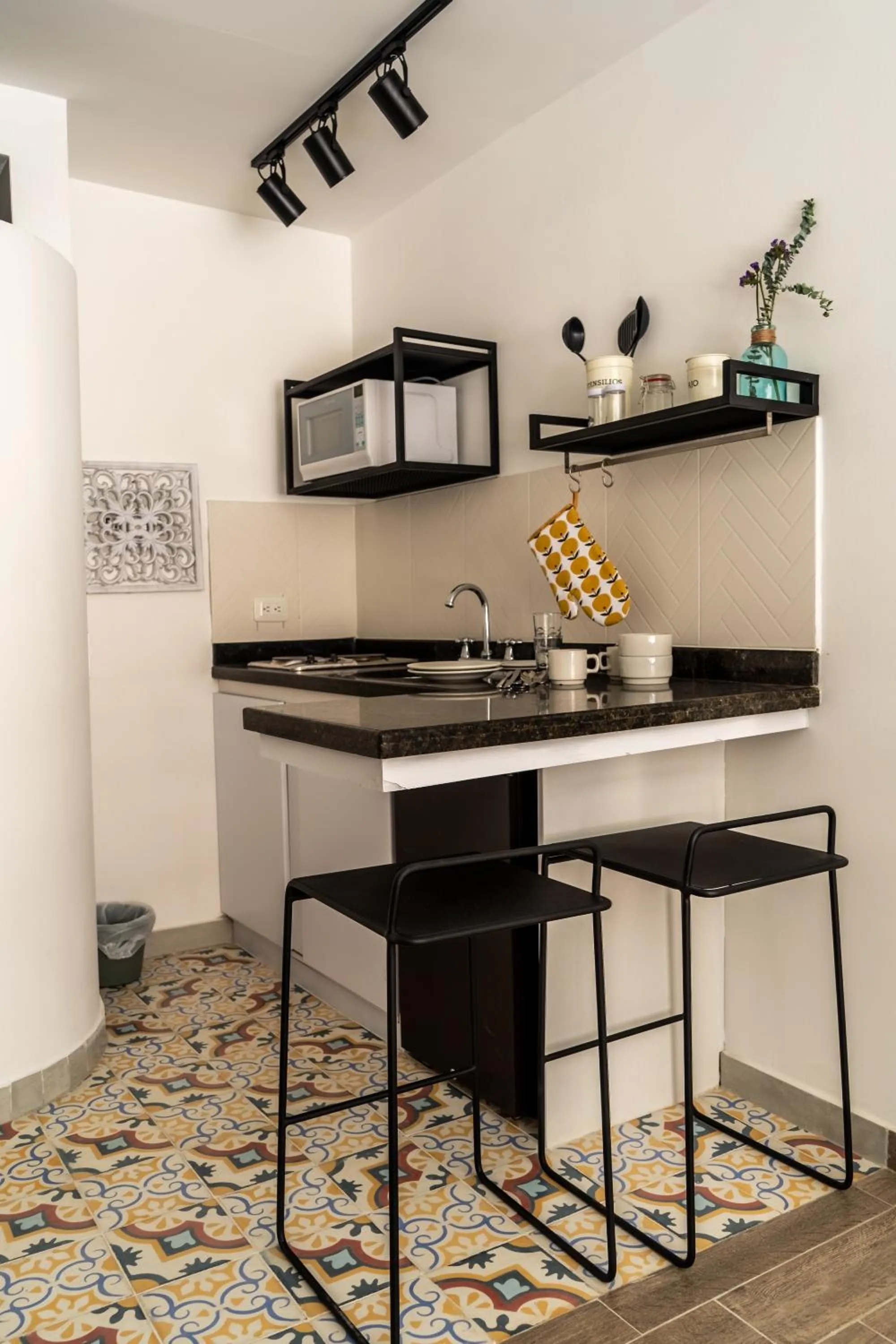 Kitchen or kitchenette in 103 Wonderful House