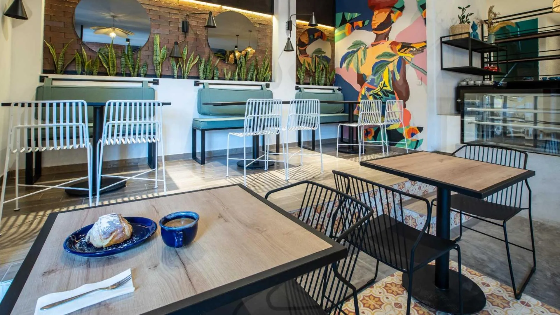 Food and drinks in 103 Wonderful House