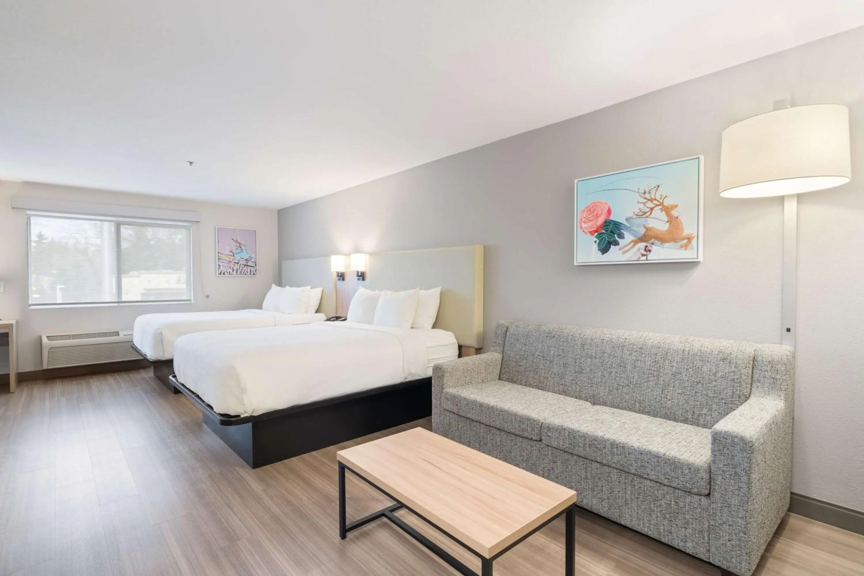 Bedroom, Bed in Best Western Lake Oswego Hotel & Suites