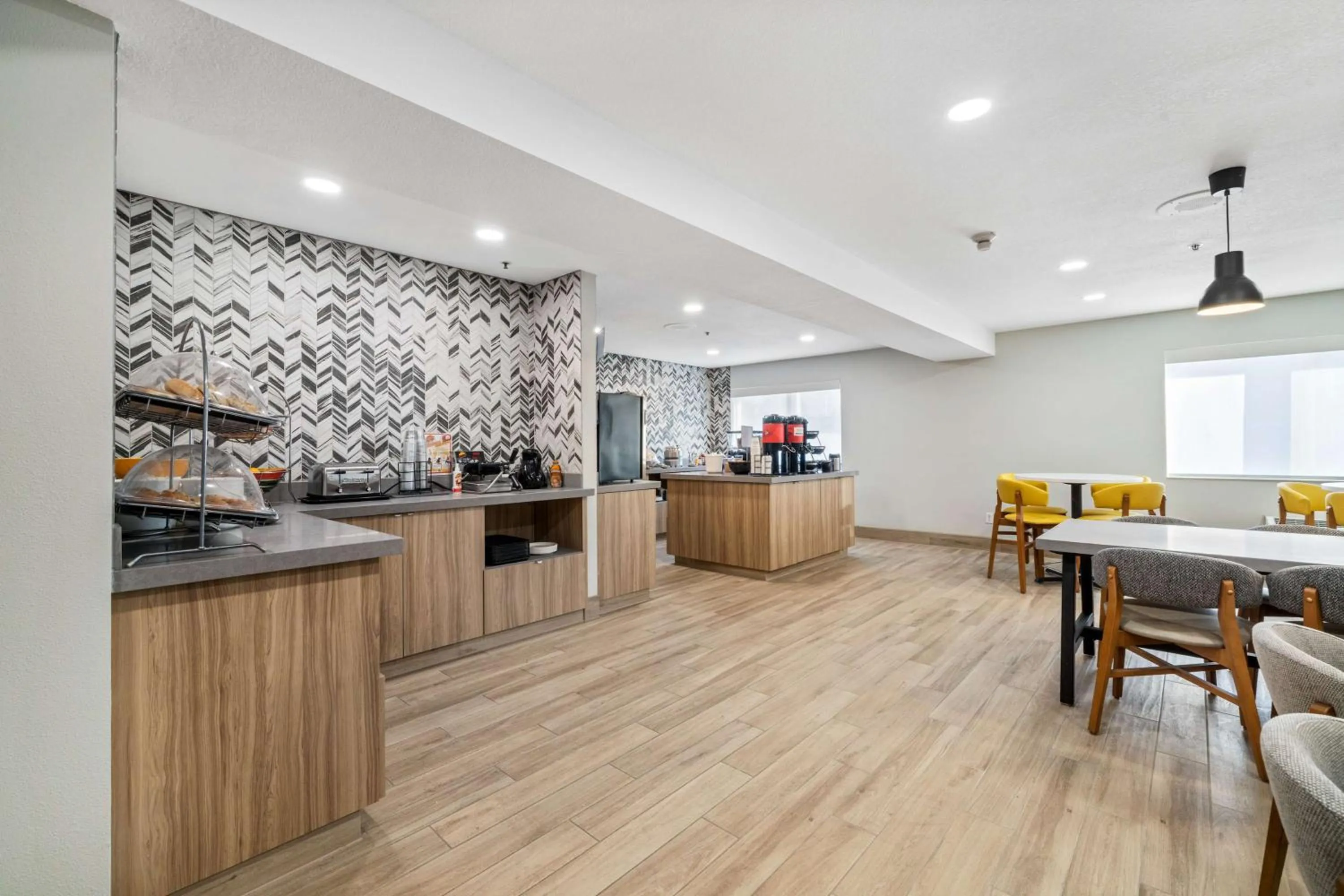 Restaurant/places to eat in Best Western Lake Oswego Hotel & Suites