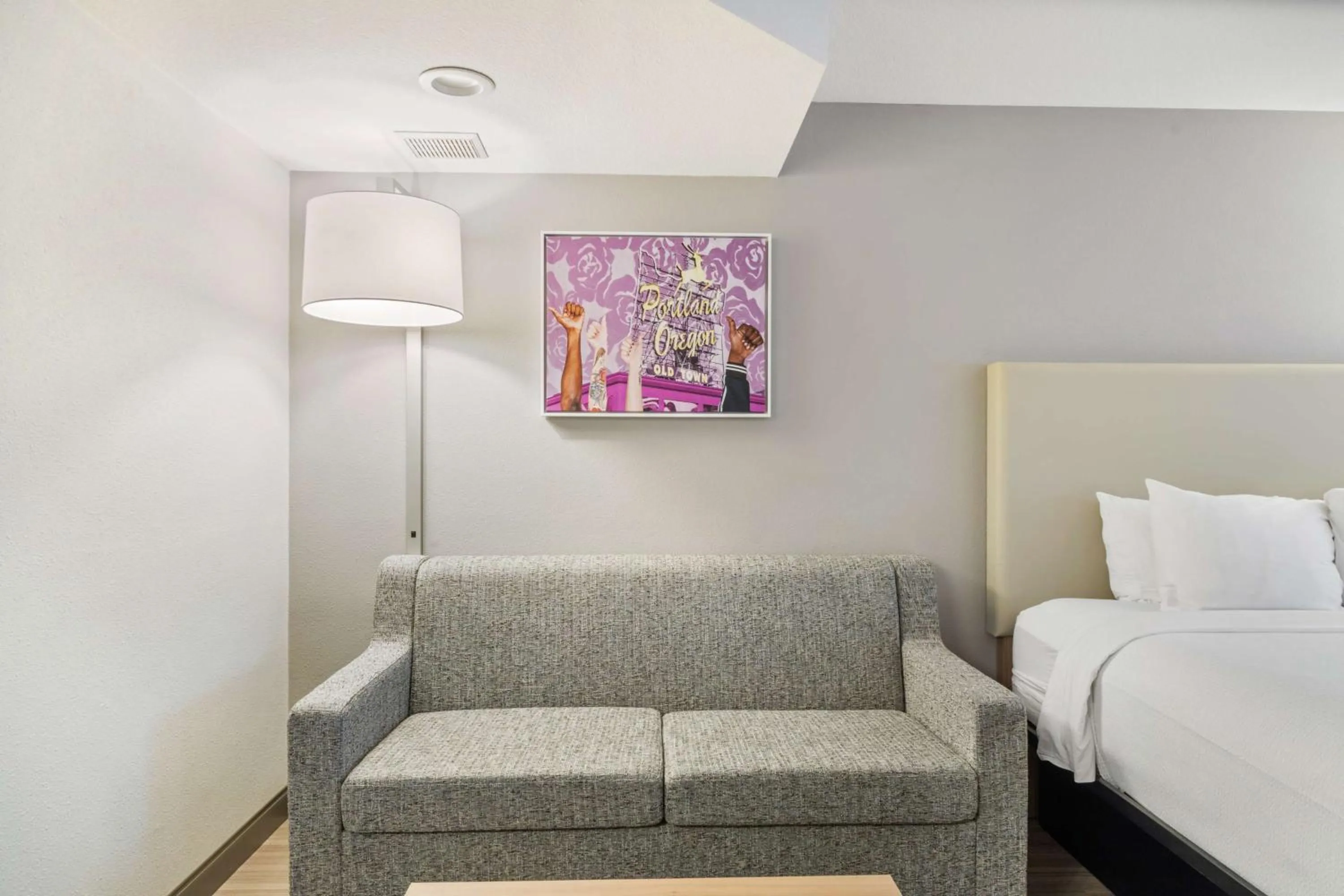 Bedroom, Bed in Best Western Lake Oswego Hotel & Suites