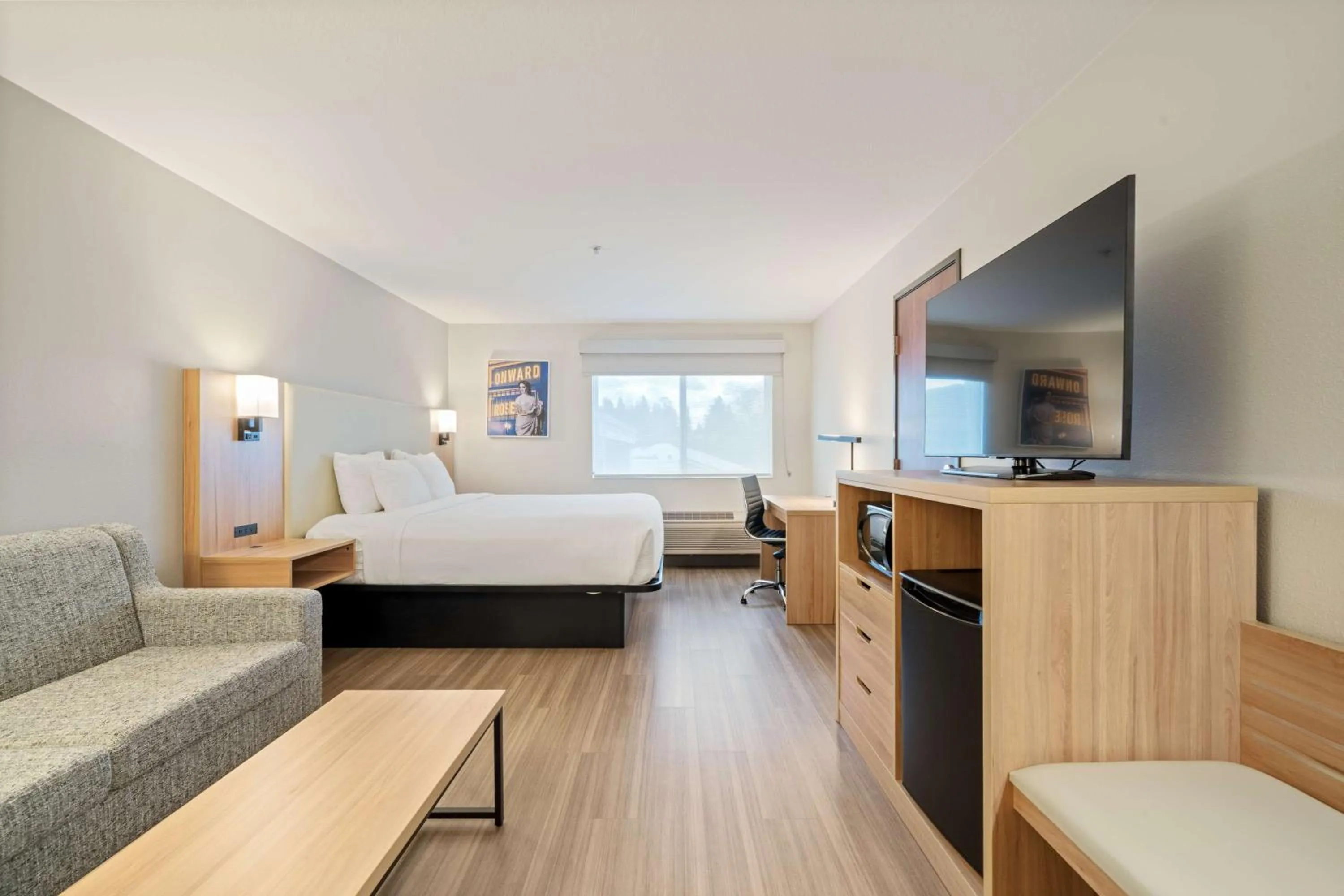 Bedroom, Bed in Best Western Lake Oswego Hotel & Suites