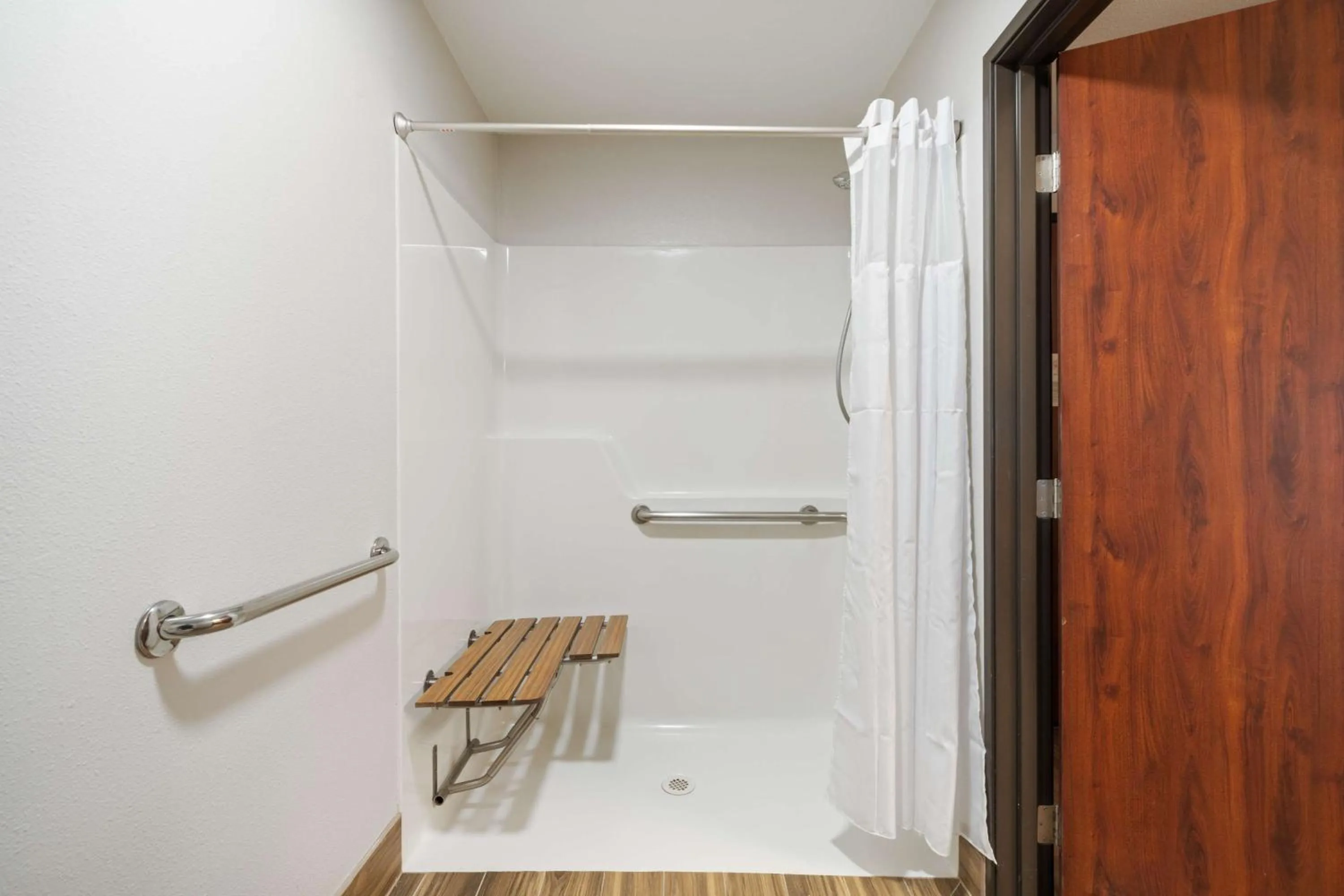 Bathroom in Best Western Lake Oswego Hotel & Suites