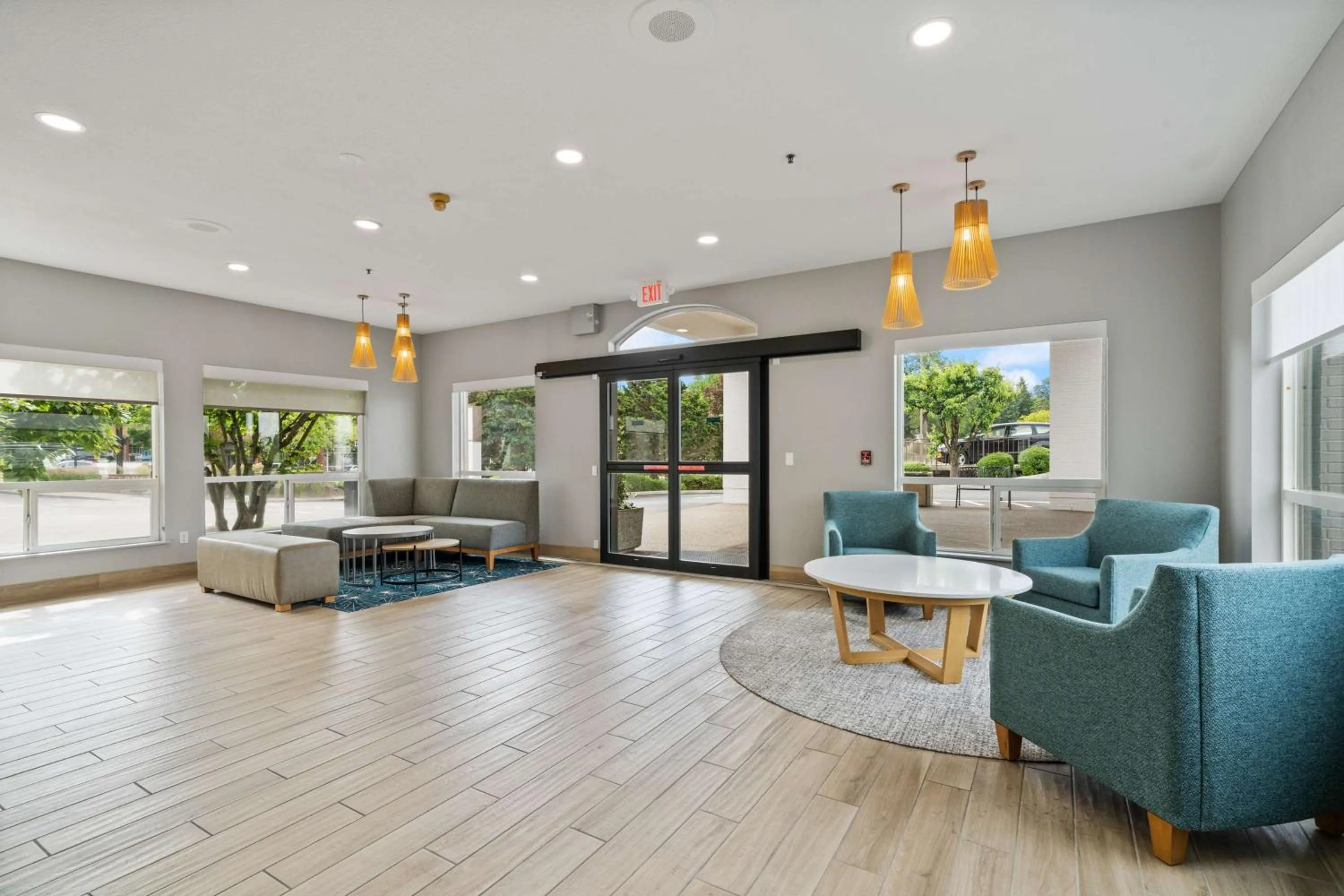 Lobby or reception in Best Western Lake Oswego Hotel & Suites