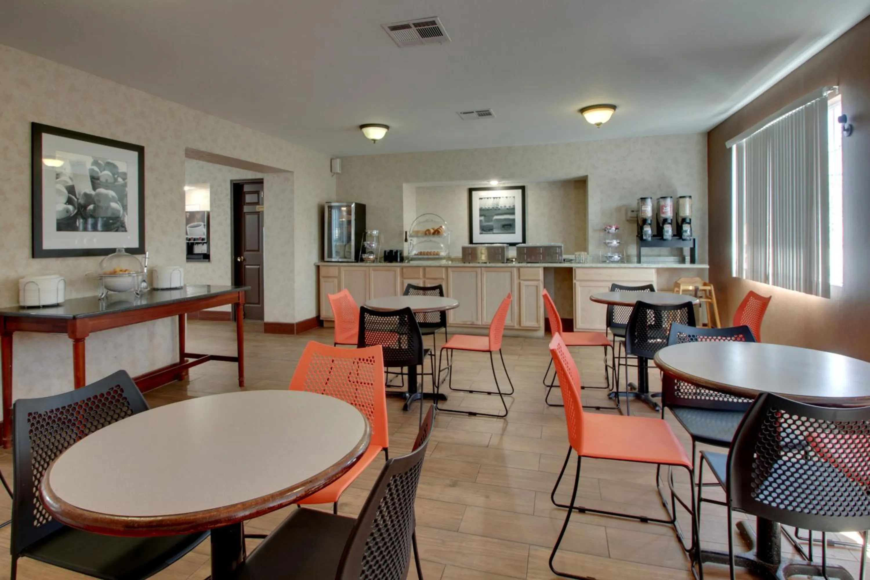 Continental breakfast in Angel Inn - Central