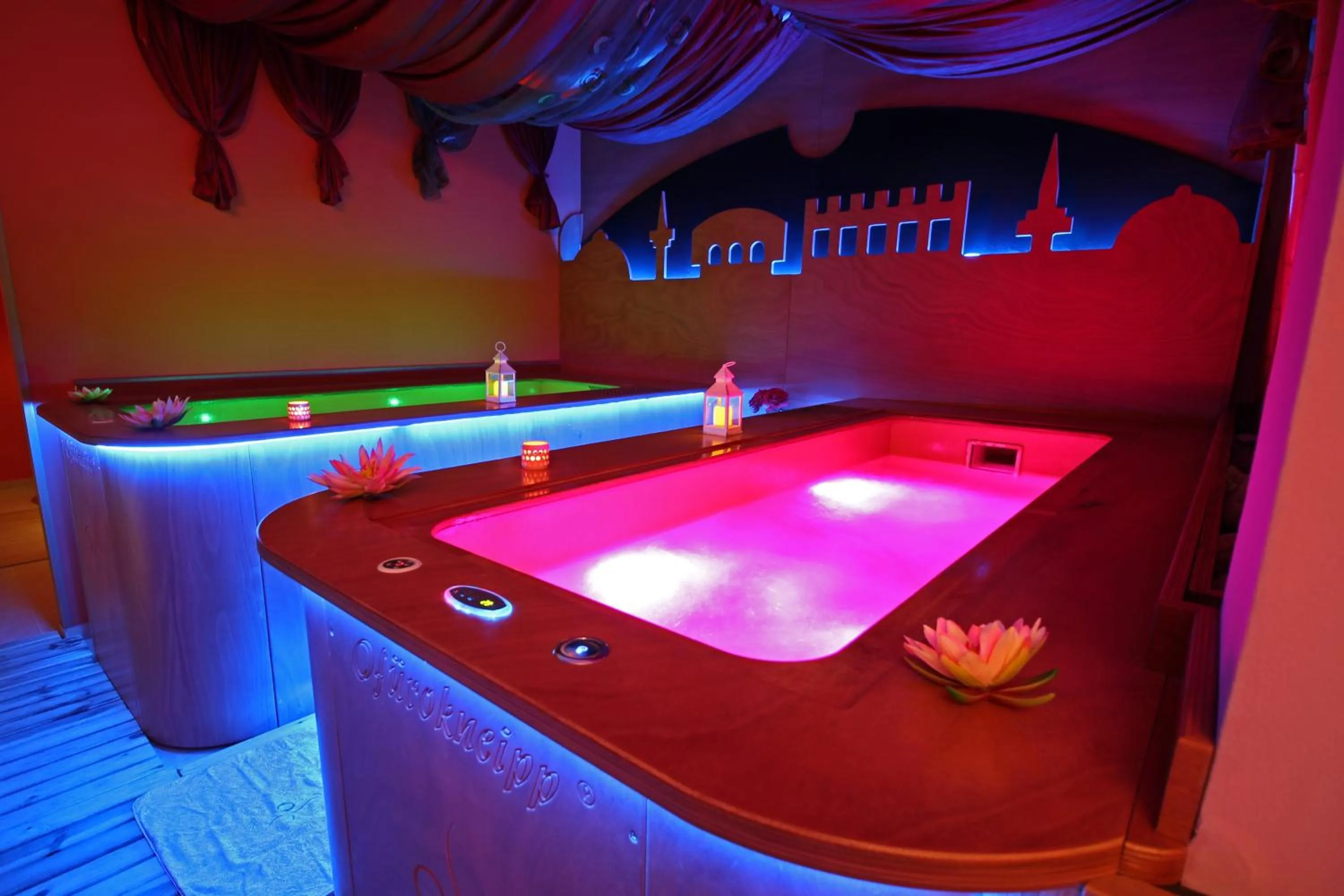 Hot Tub in Hotel Capo Campolato