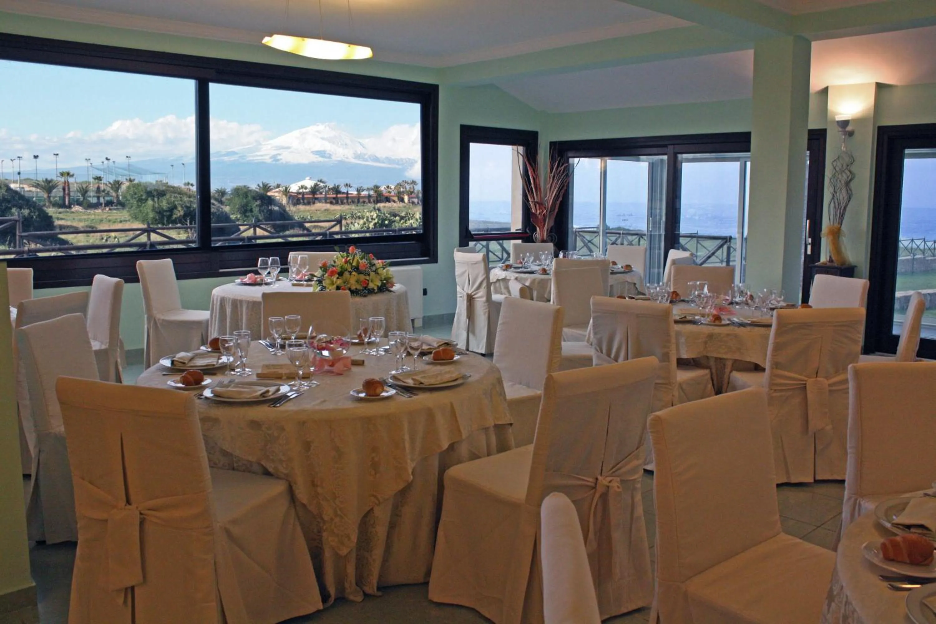 Restaurant/places to eat in Hotel Capo Campolato