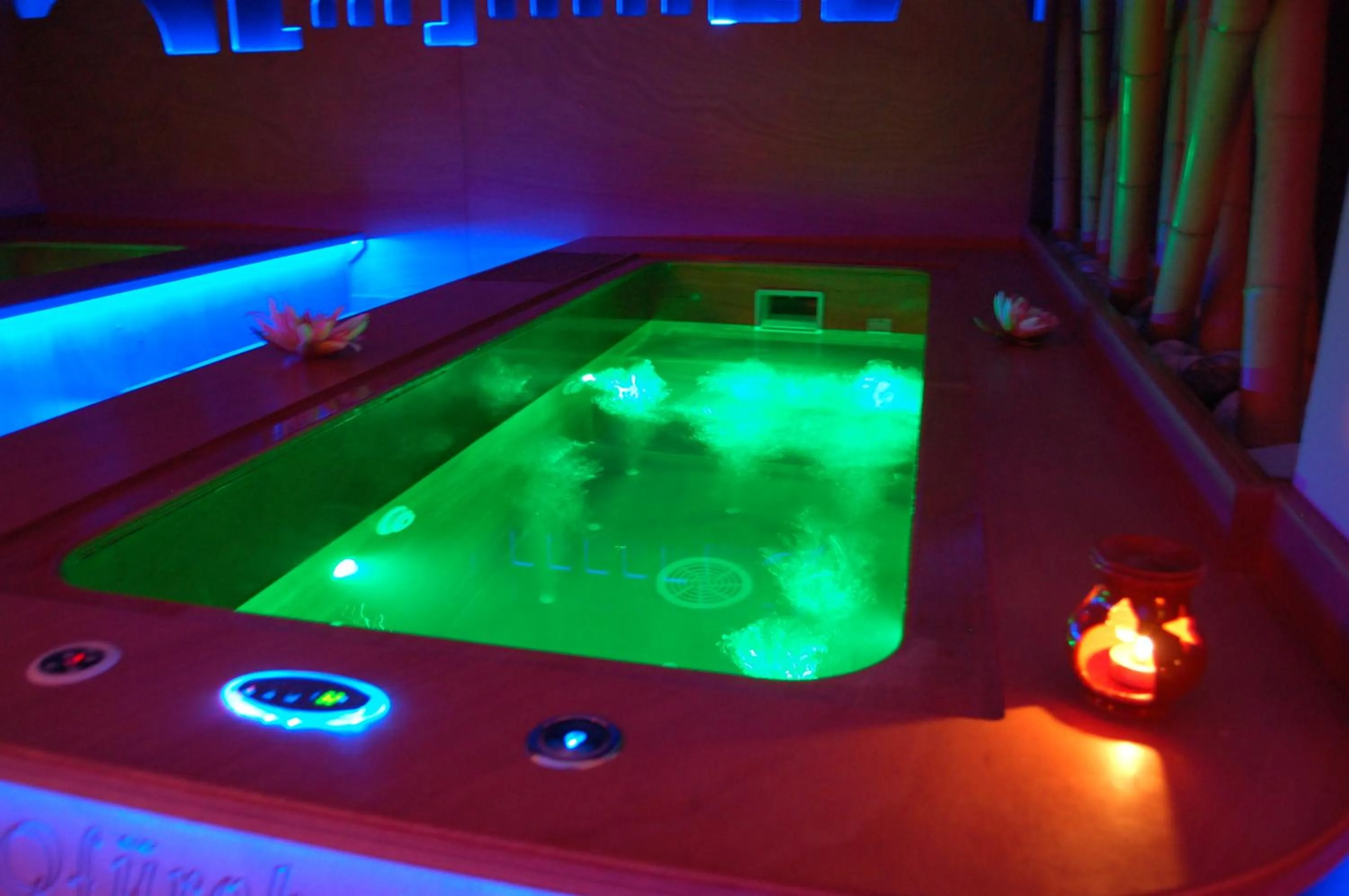 Hot Tub in Hotel Capo Campolato