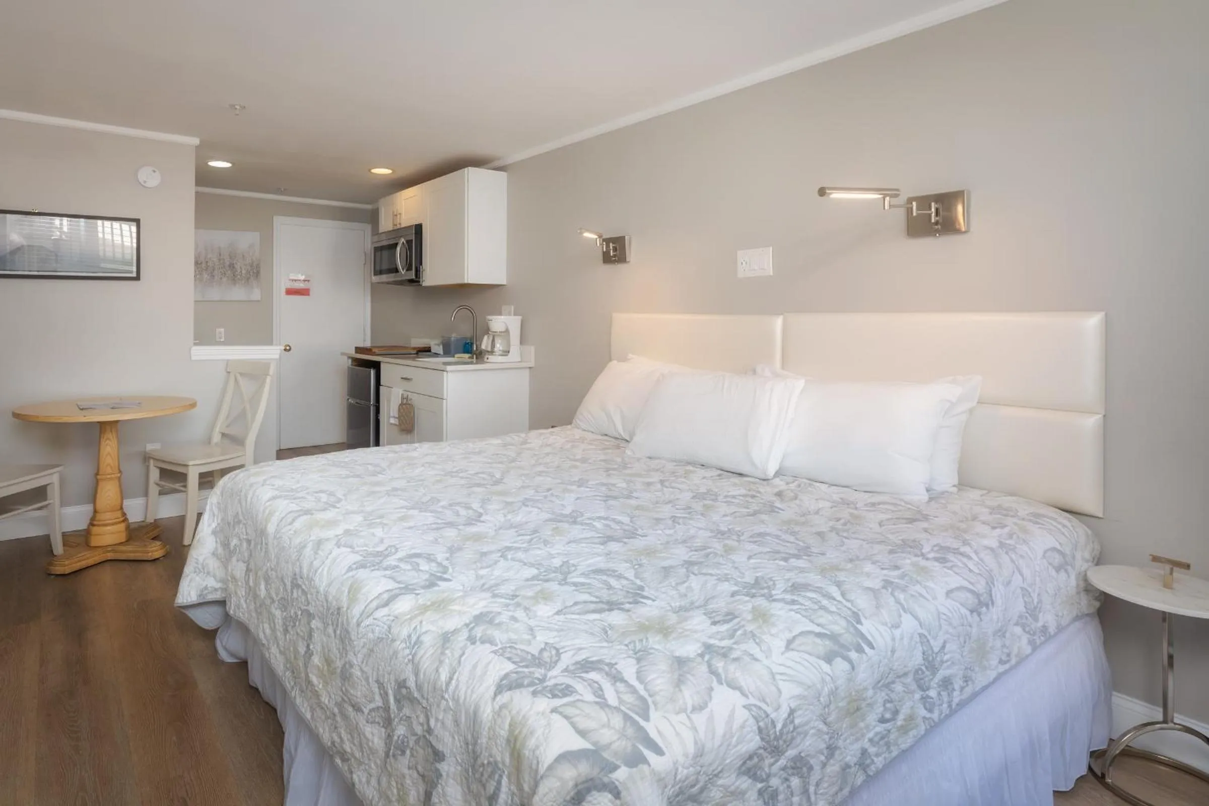 Bed in The Atlantic Motel