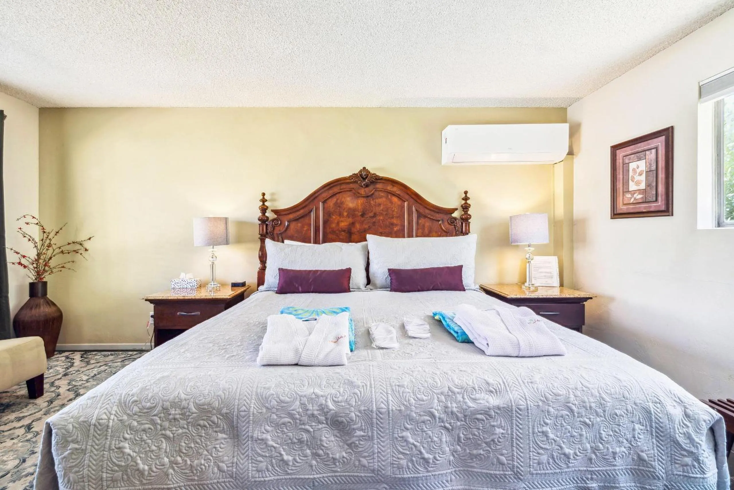 Bedroom, Bed in Lido Palms Resort and Spa