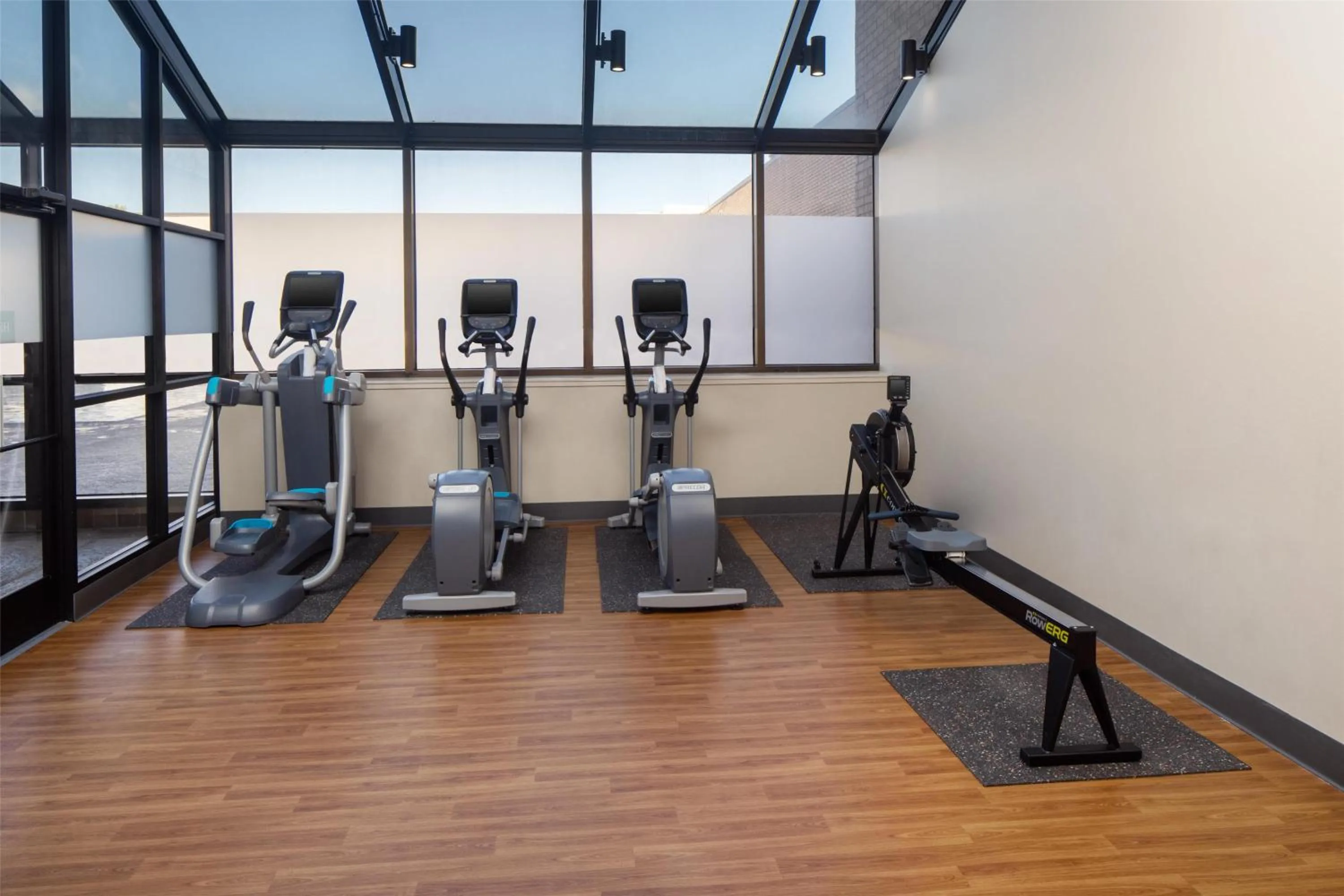 Fitness centre/facilities in Hilton Arlington