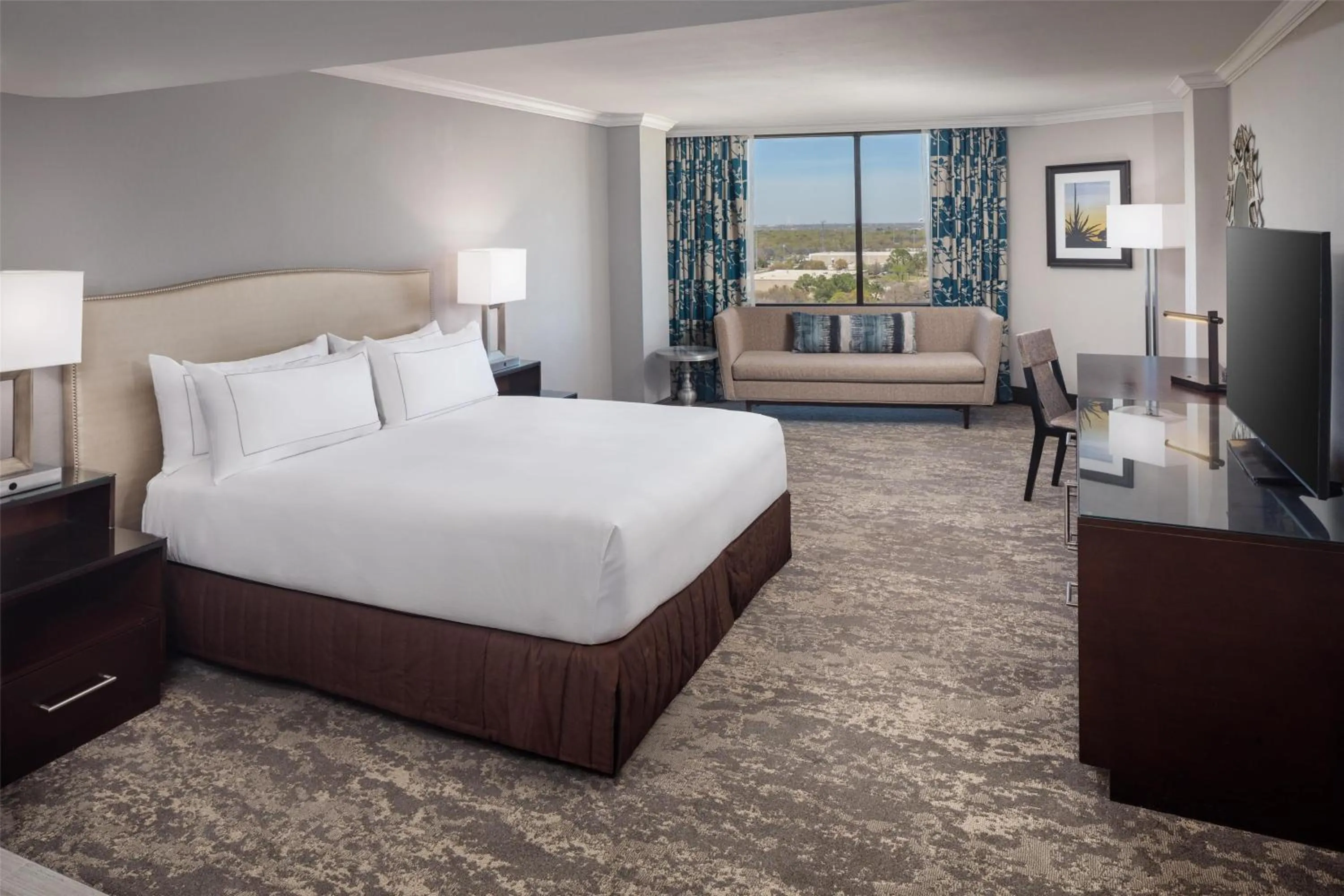 Bed in Hilton Arlington