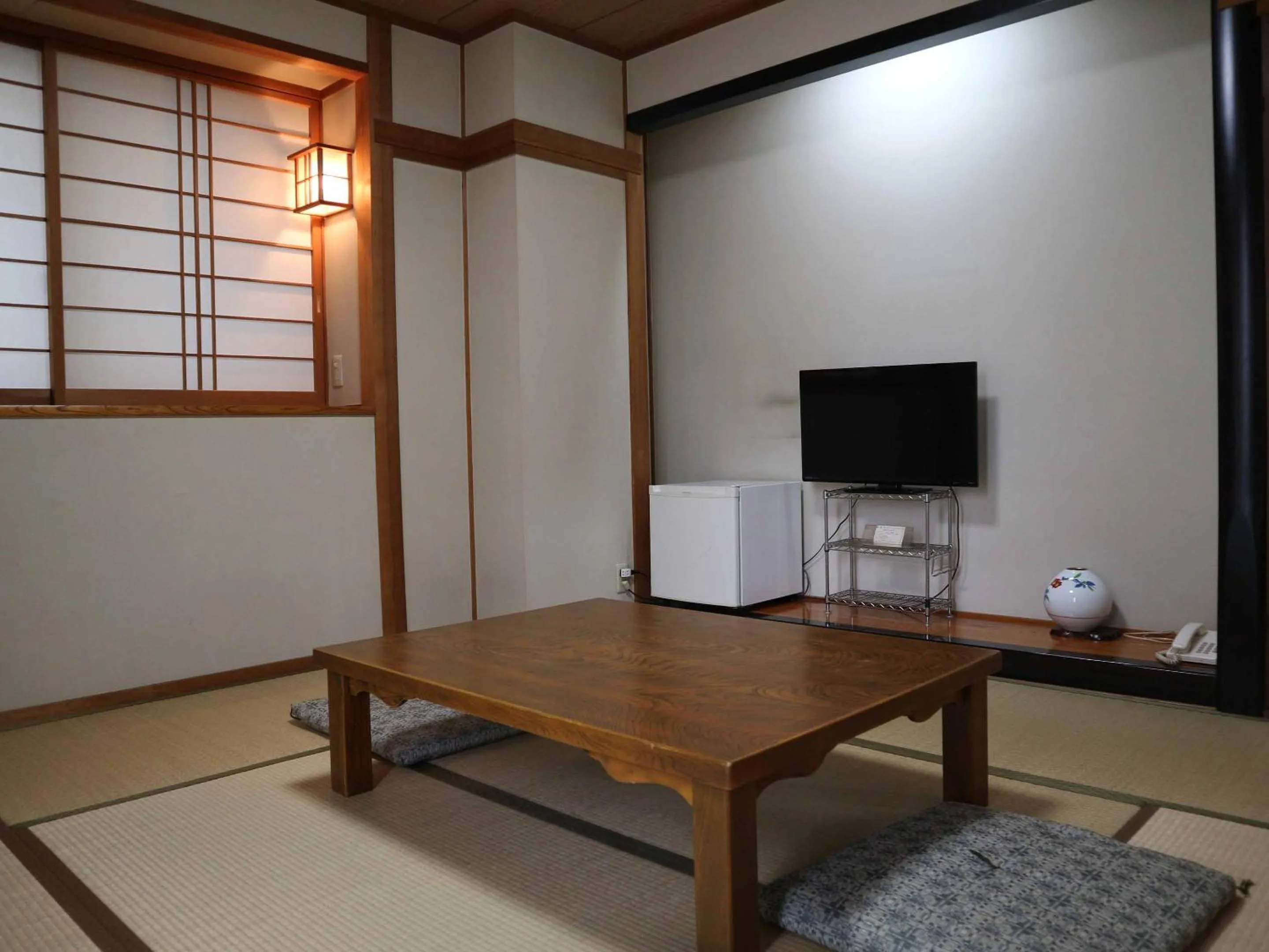 Photo of the whole room in Kimatsu Ryokan