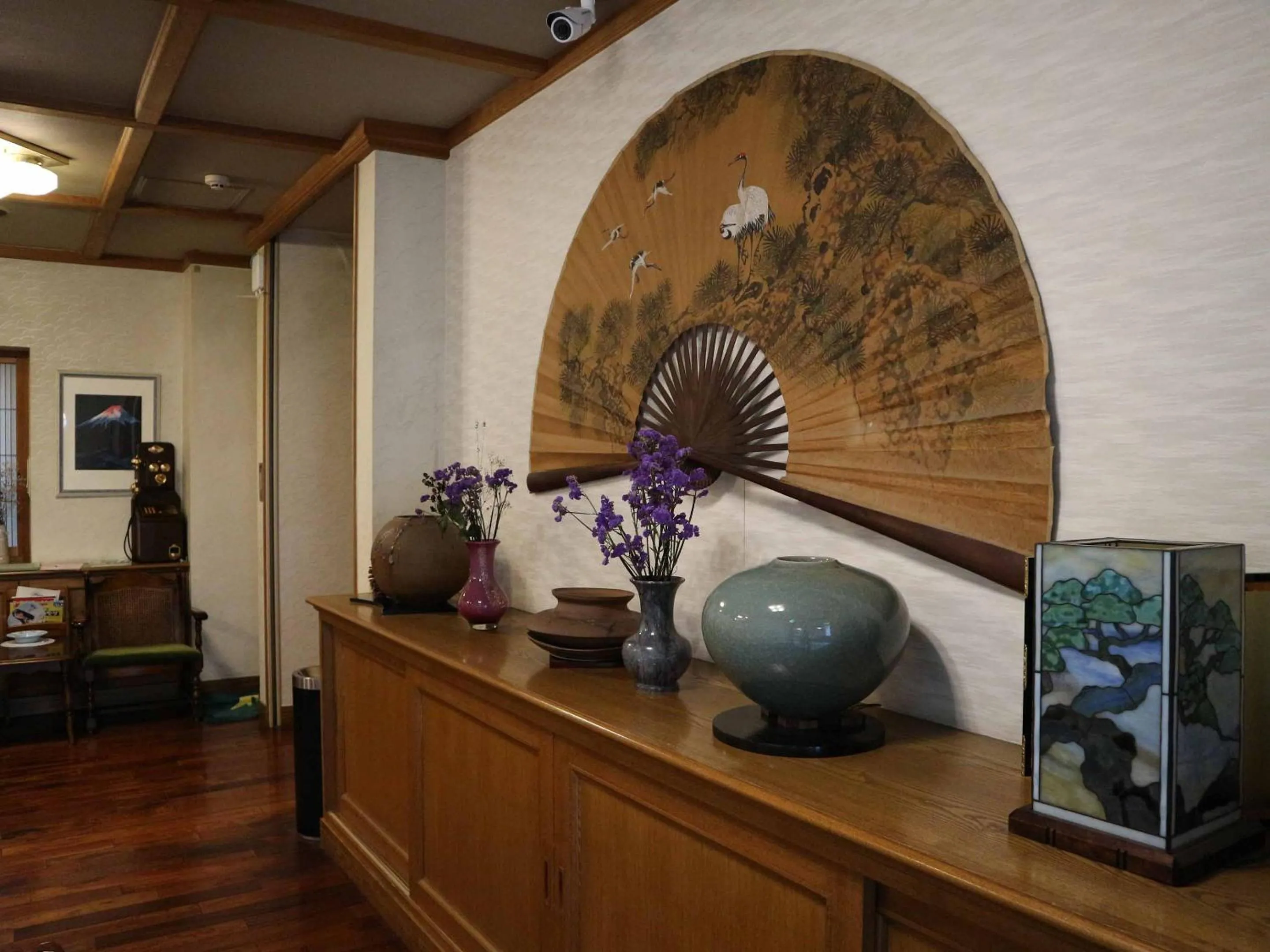 Communal lounge/ TV room in Kimatsu Ryokan