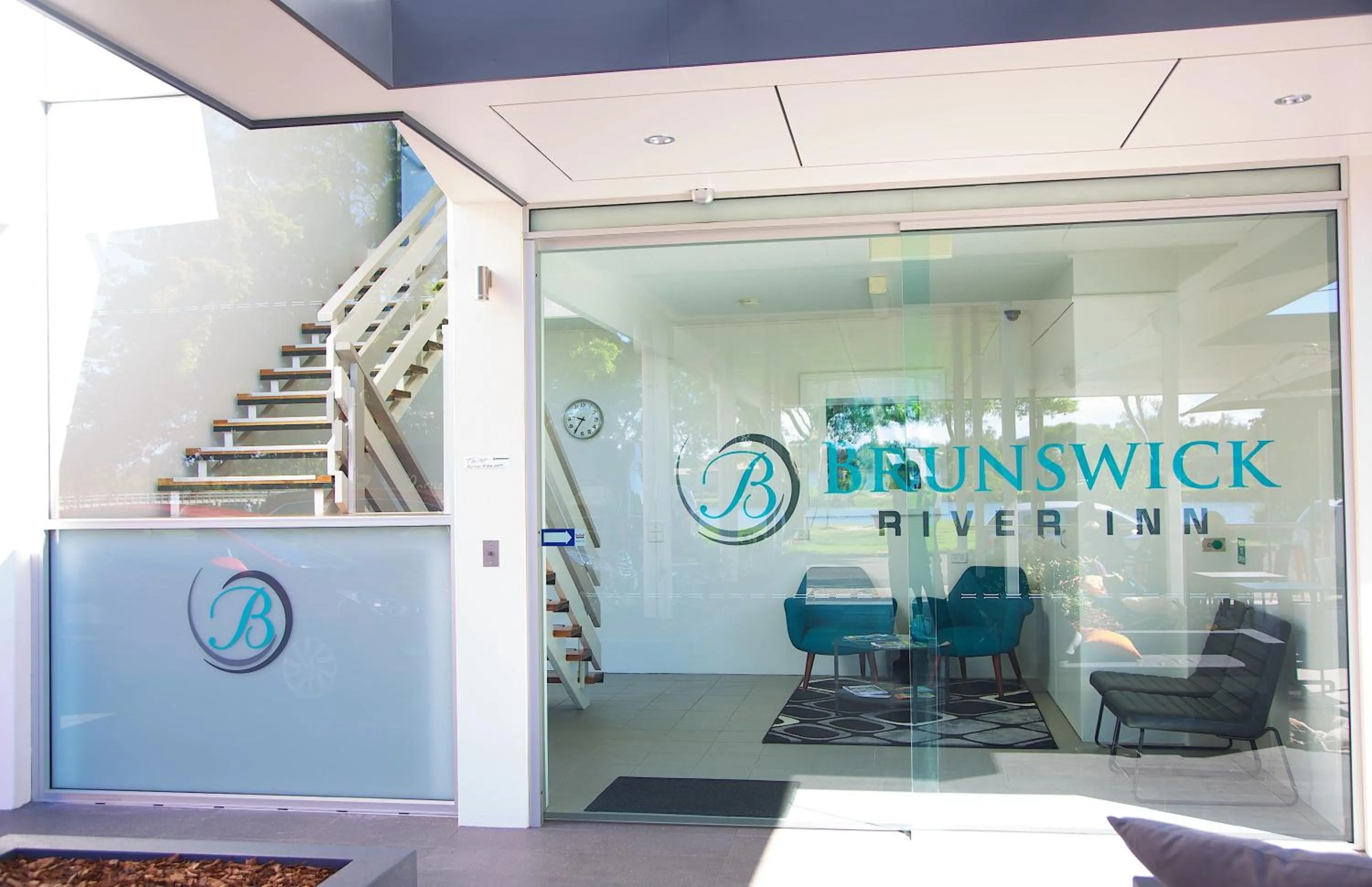 Facade/entrance in Brunswick River Inn