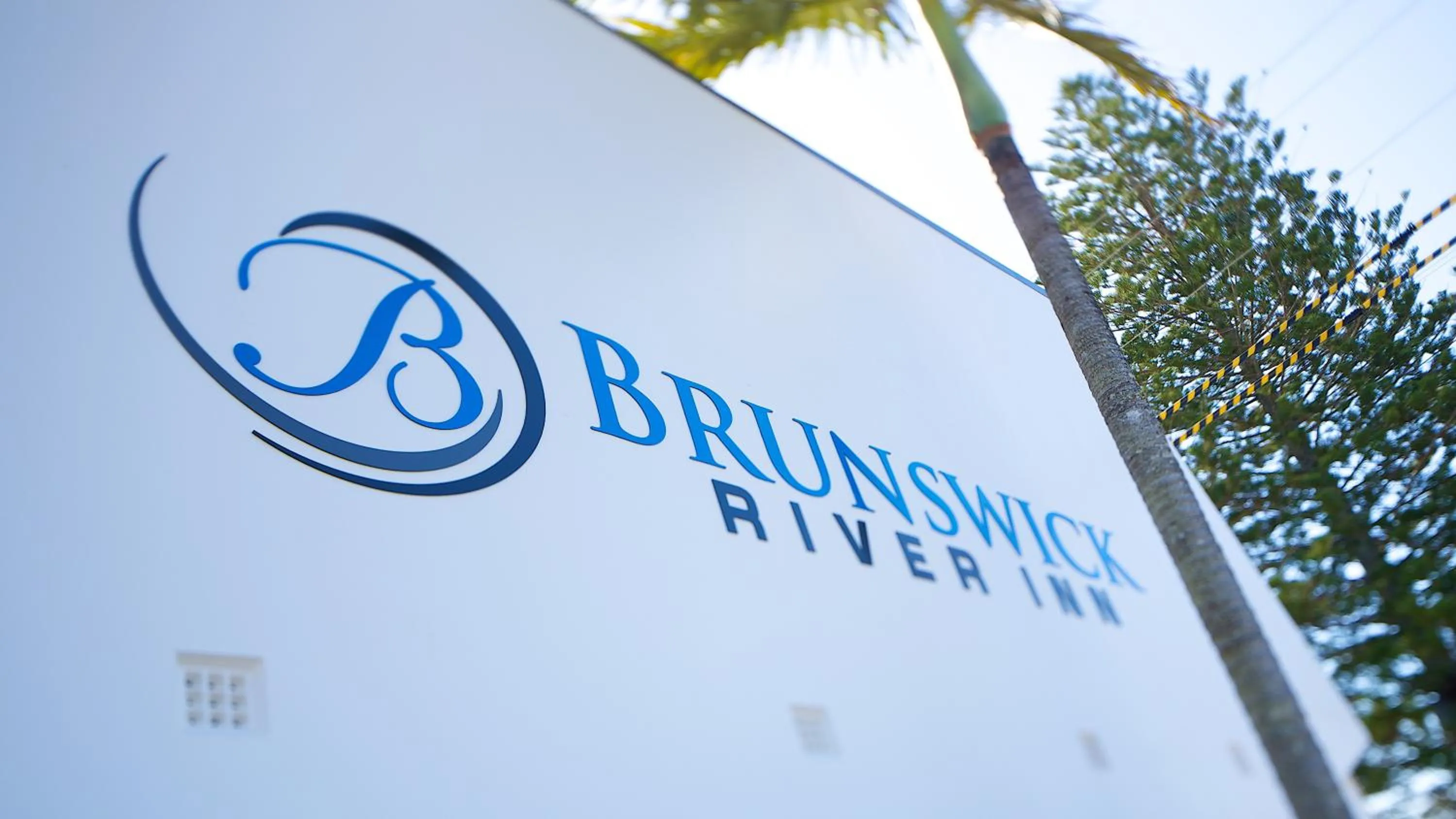 Facade/entrance in Brunswick River Inn