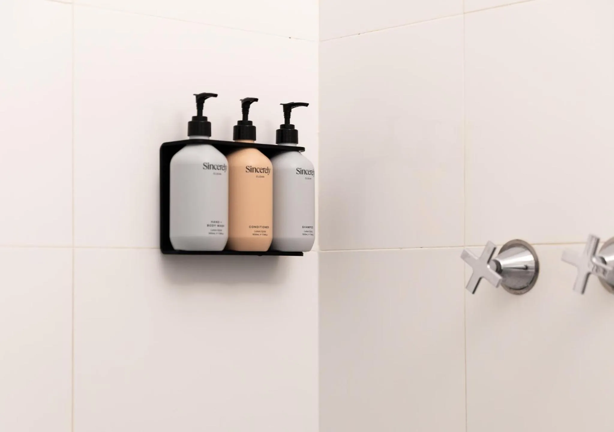 Shower in Brunswick River Inn