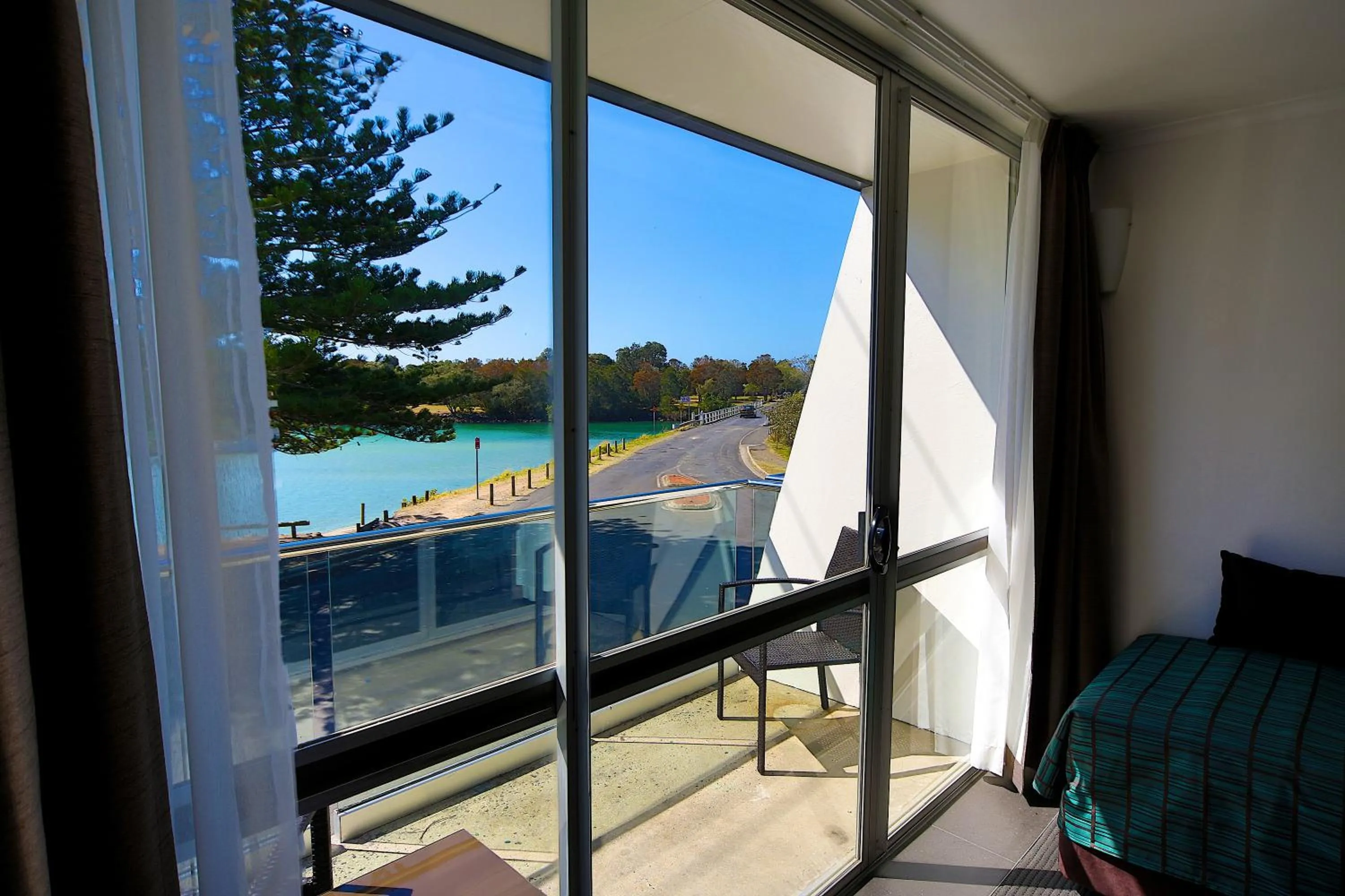 View (from property/room), Bed in Brunswick River Inn