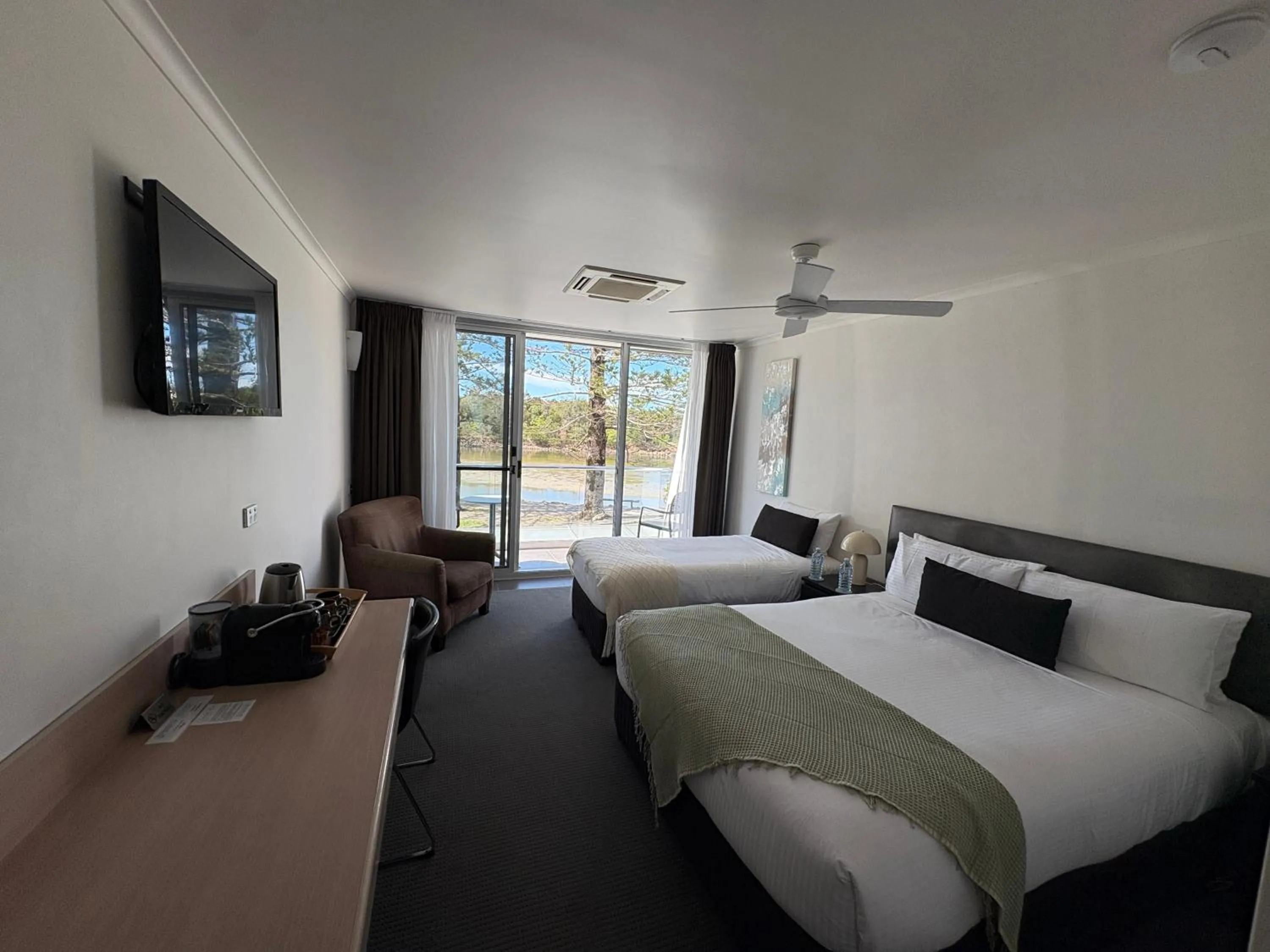 Bedroom, Bed in Brunswick River Inn