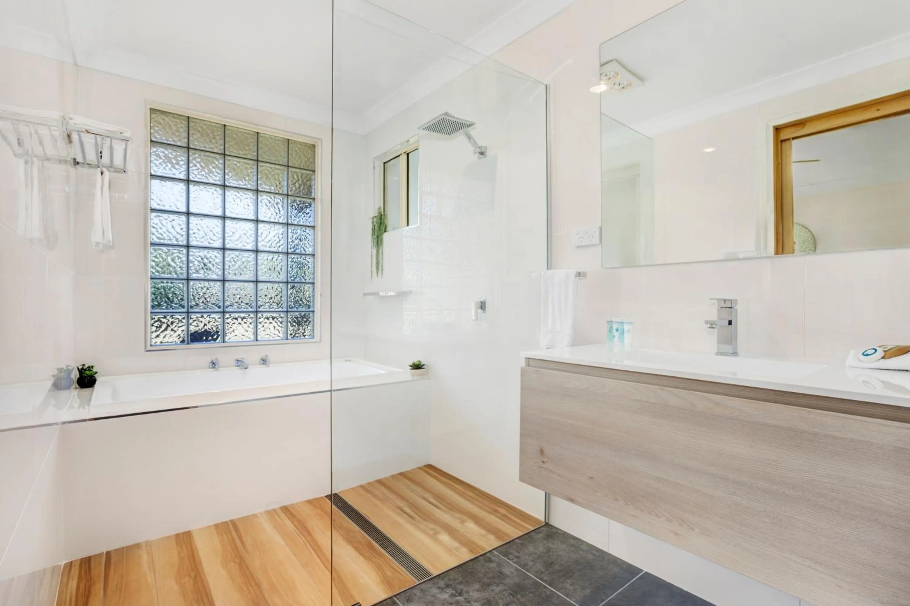 Bathroom in Seven Mile Beach Holiday Park