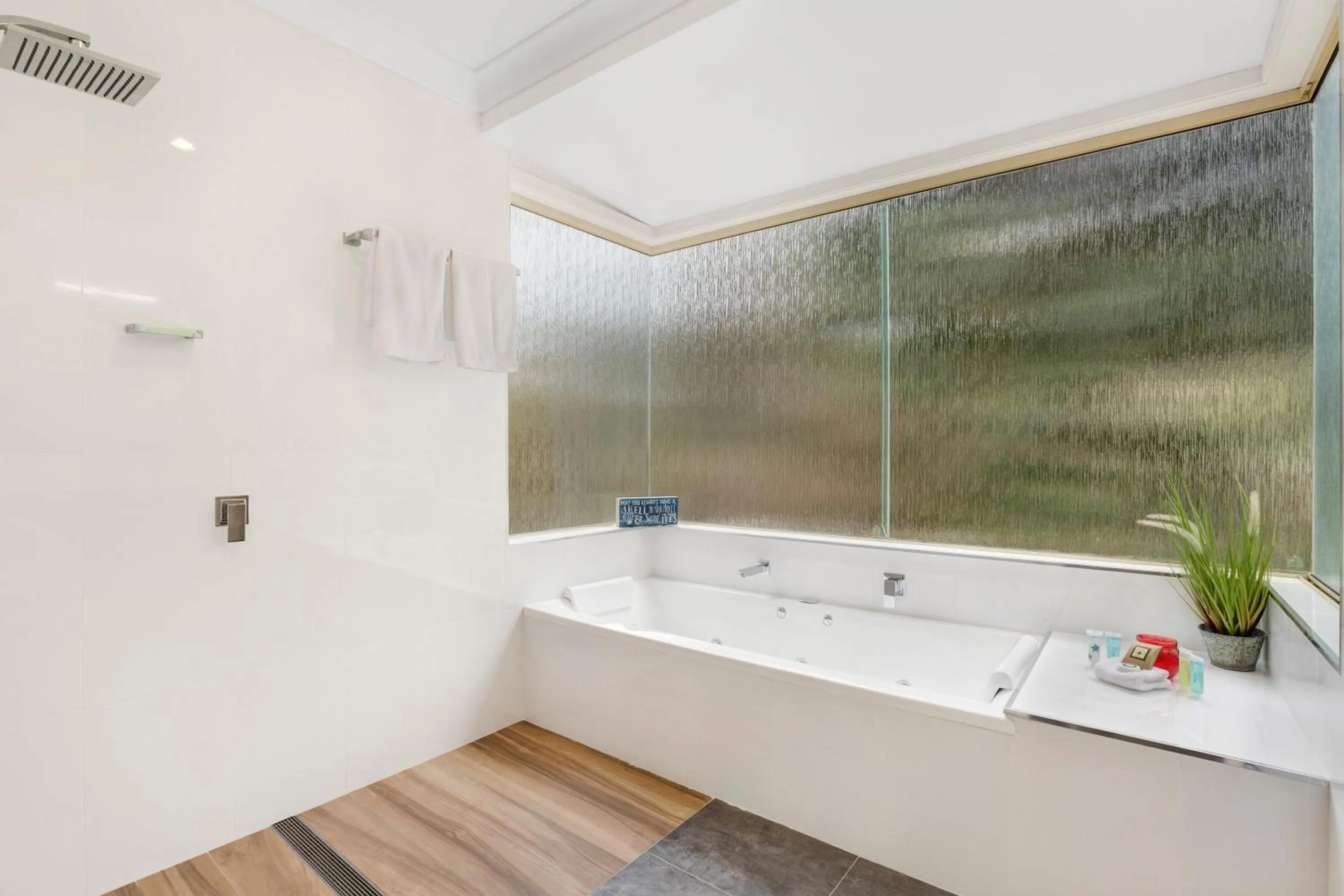 Bathroom in Seven Mile Beach Holiday Park