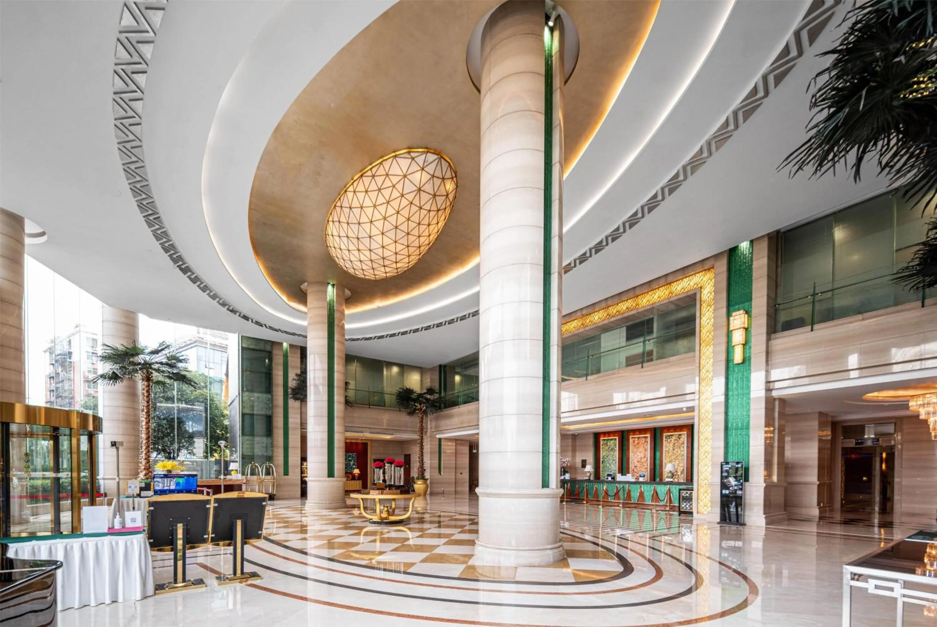 Lobby or reception in Ramada Plaza Optics Valley Hotel Wuhan (Best of Ramada Worldwide)