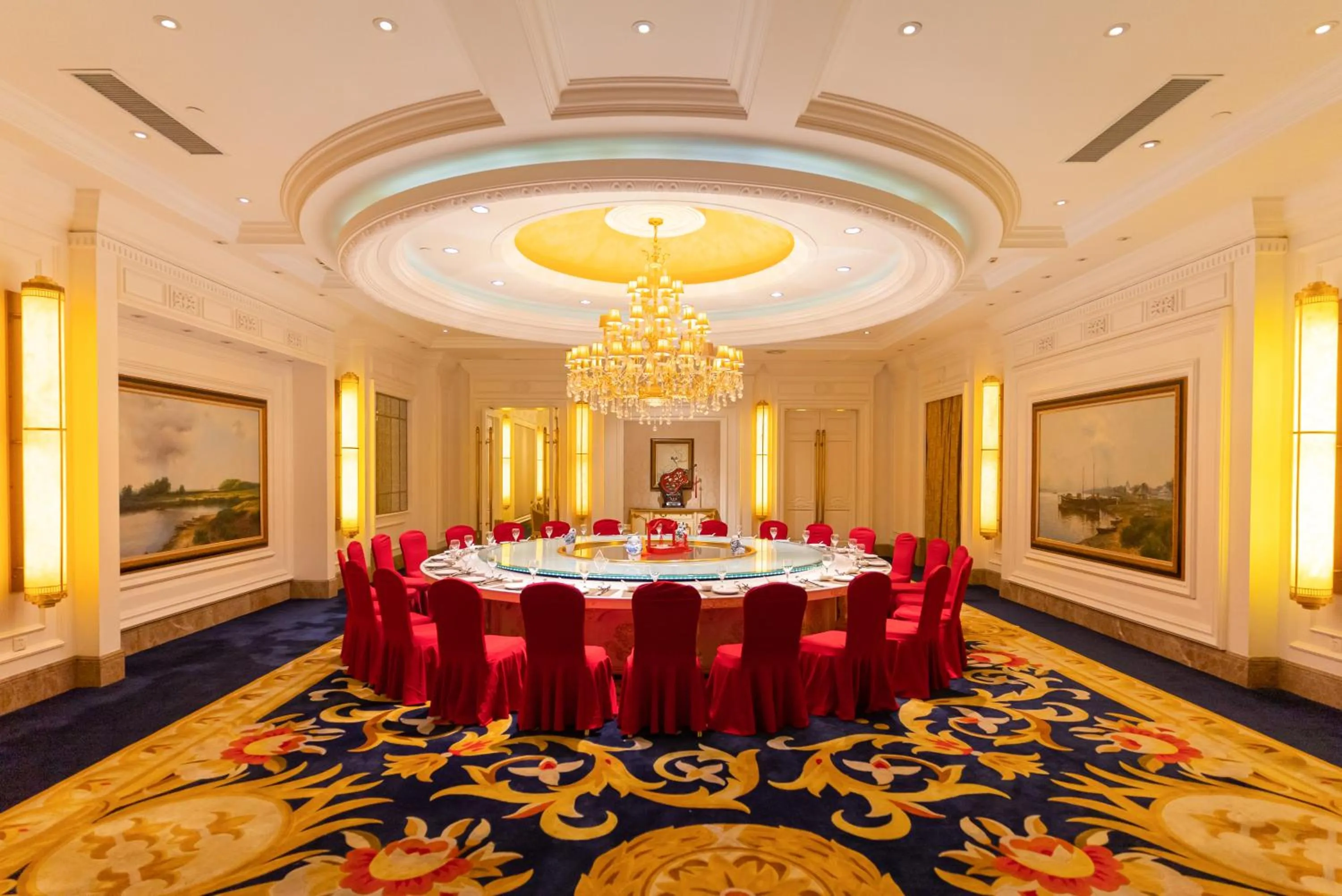 Restaurant/places to eat in Ramada Plaza Optics Valley Hotel Wuhan (Best of Ramada Worldwide)