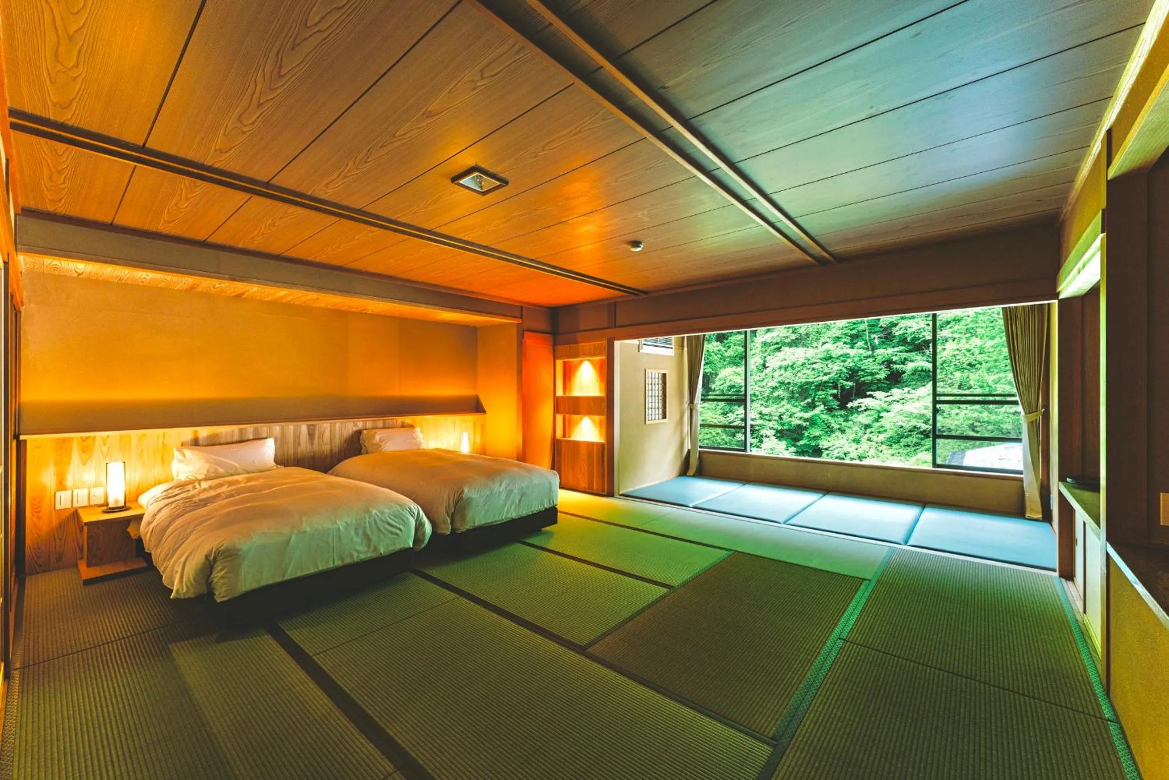Photo of the whole room, Bed in Myojinkan