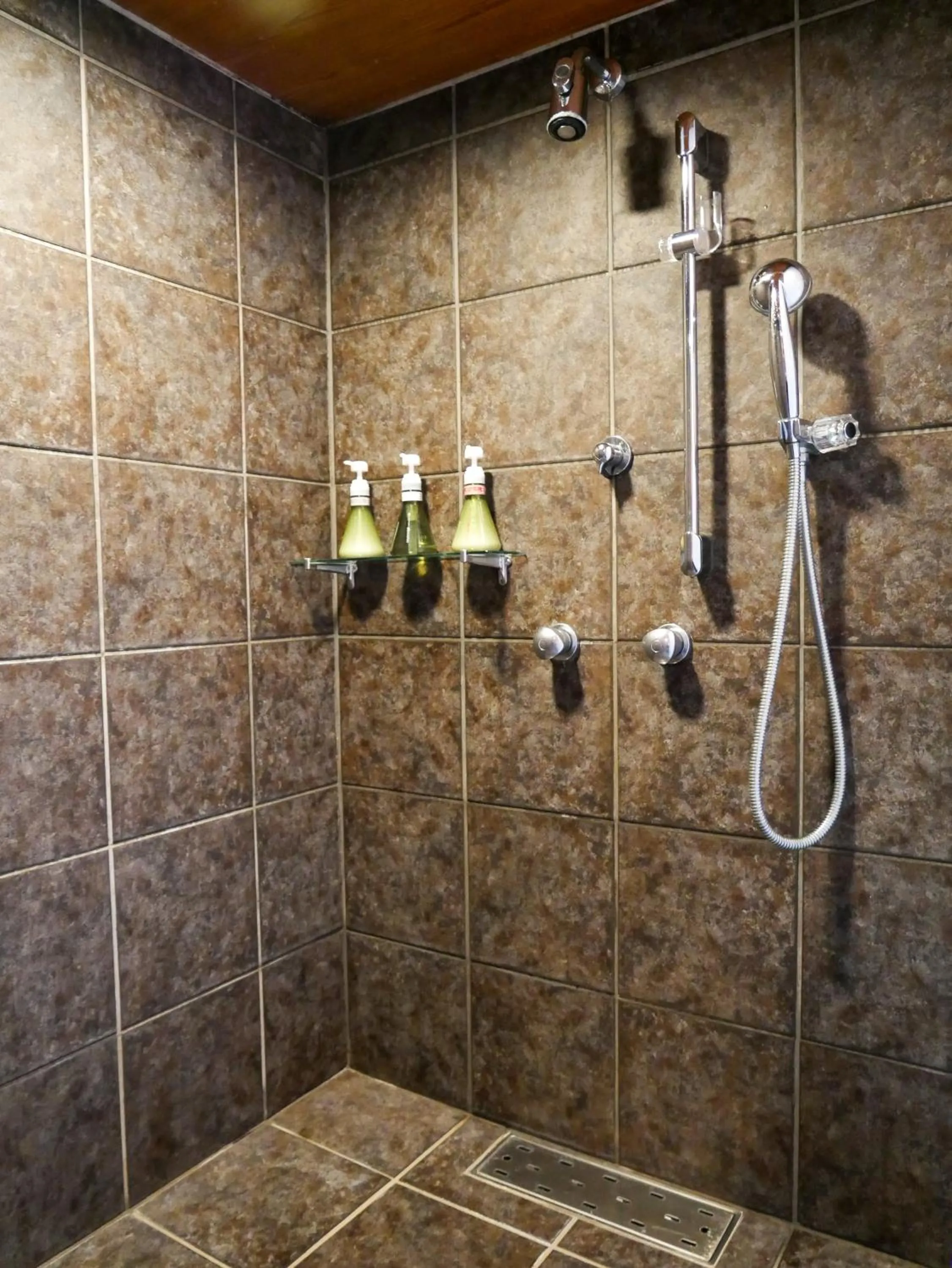 Shower in Myojinkan