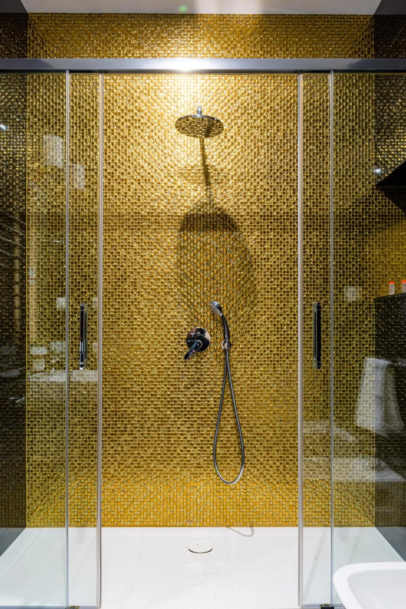 Shower in Hotel Nad Czernicą