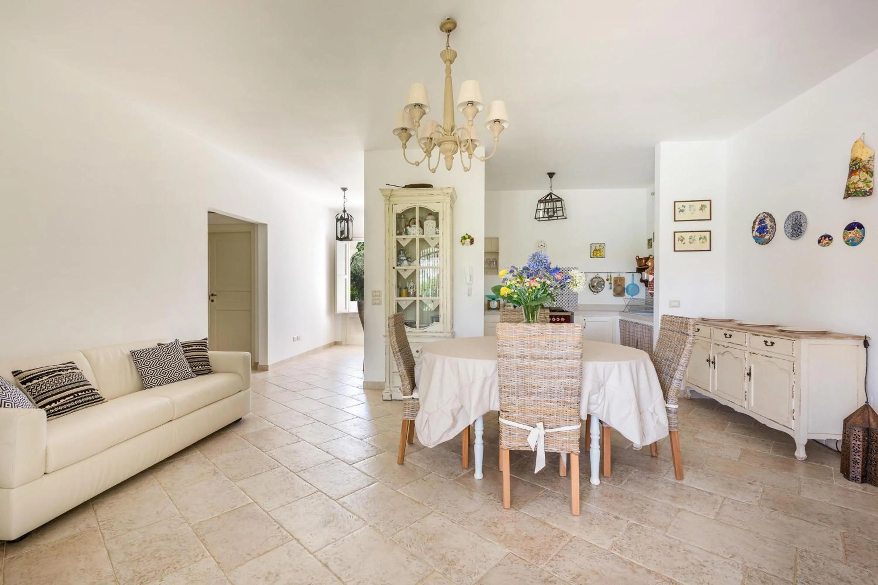 Dining area in Villa Chiara by Perle di Puglia