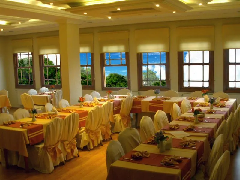 Restaurant/places to eat in Keles Hotel