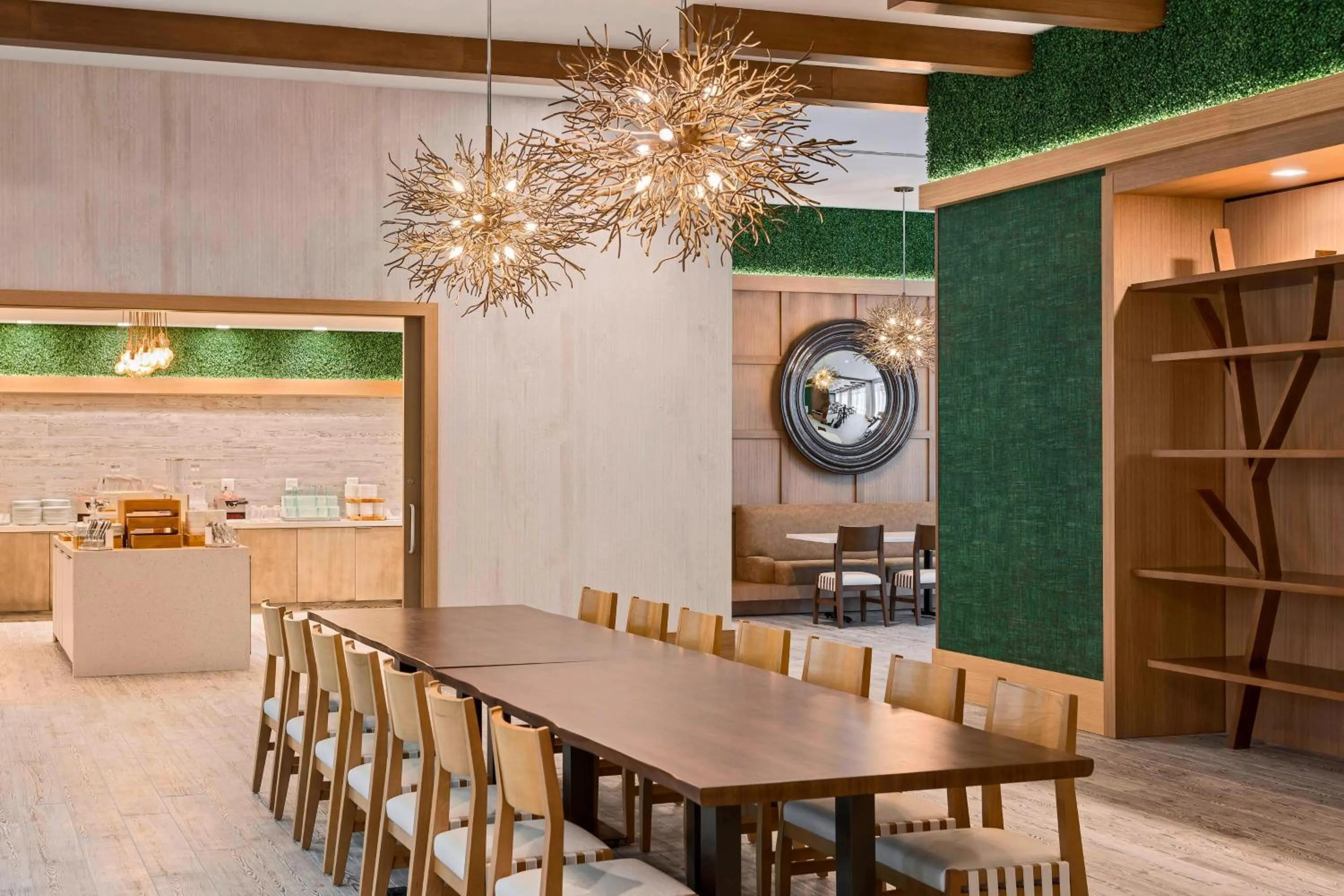 Breakfast in SpringHill Suites by Marriott Greenville Downtown