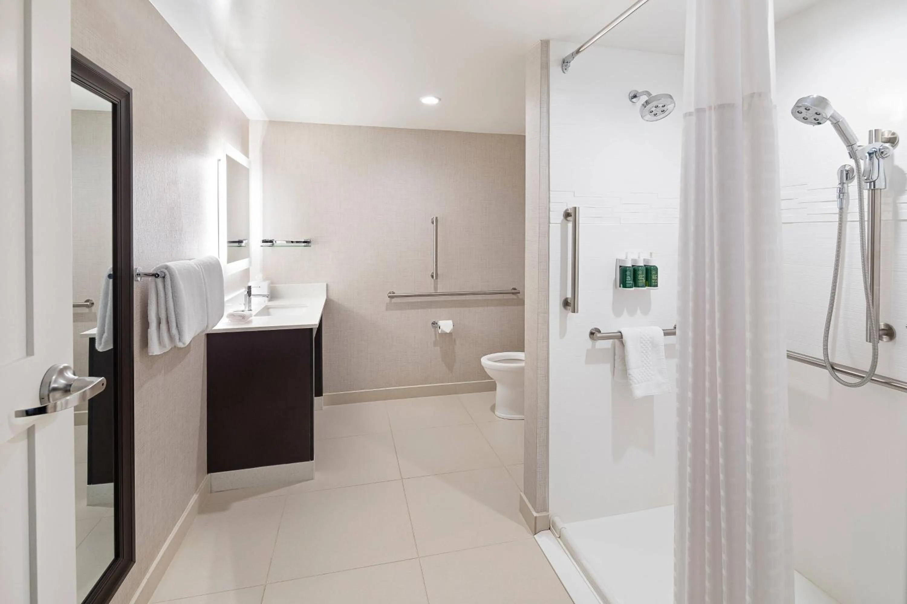 Bathroom in SpringHill Suites by Marriott Greenville Downtown