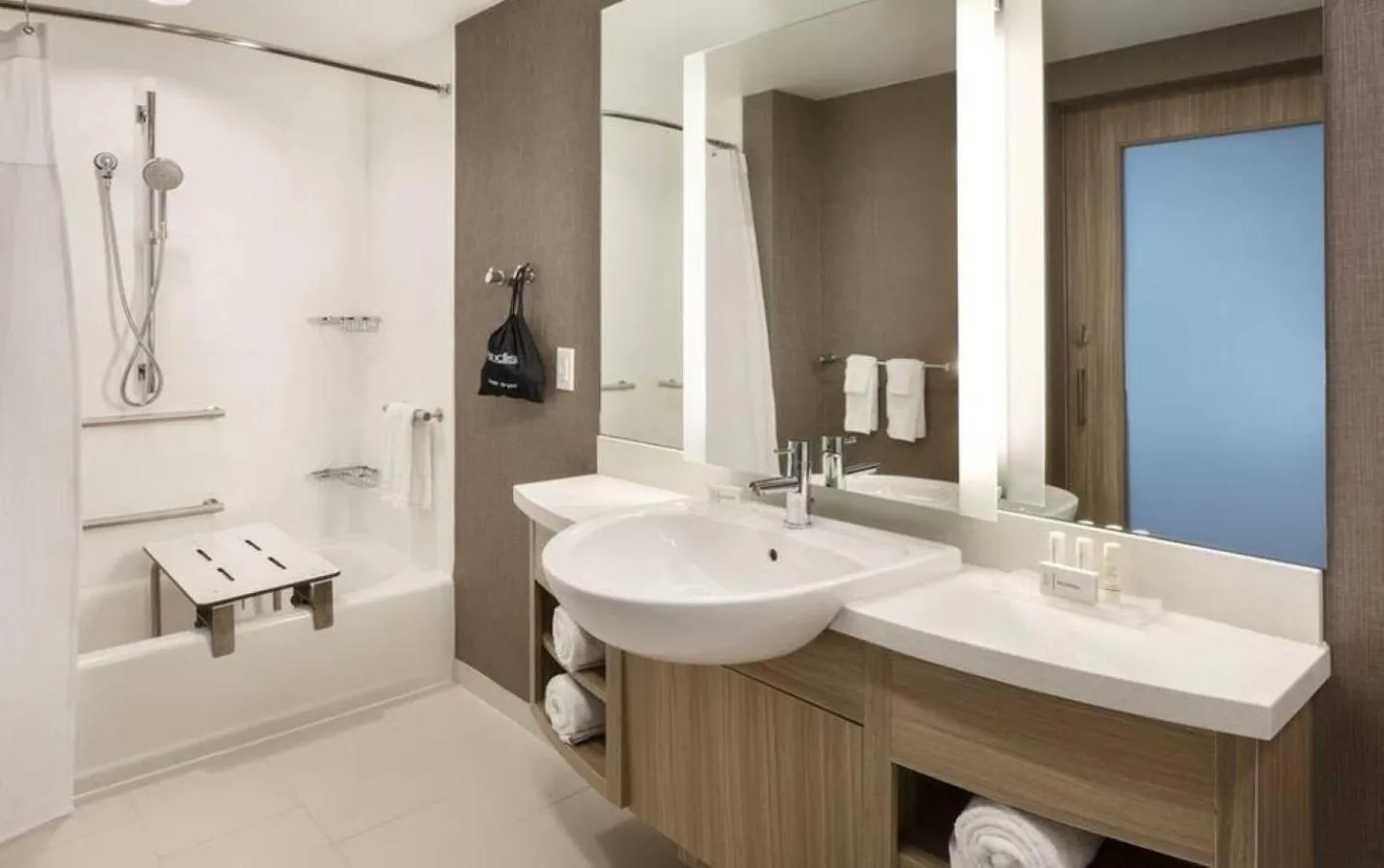 Bathroom in SpringHill Suites by Marriott Hampton Portsmouth