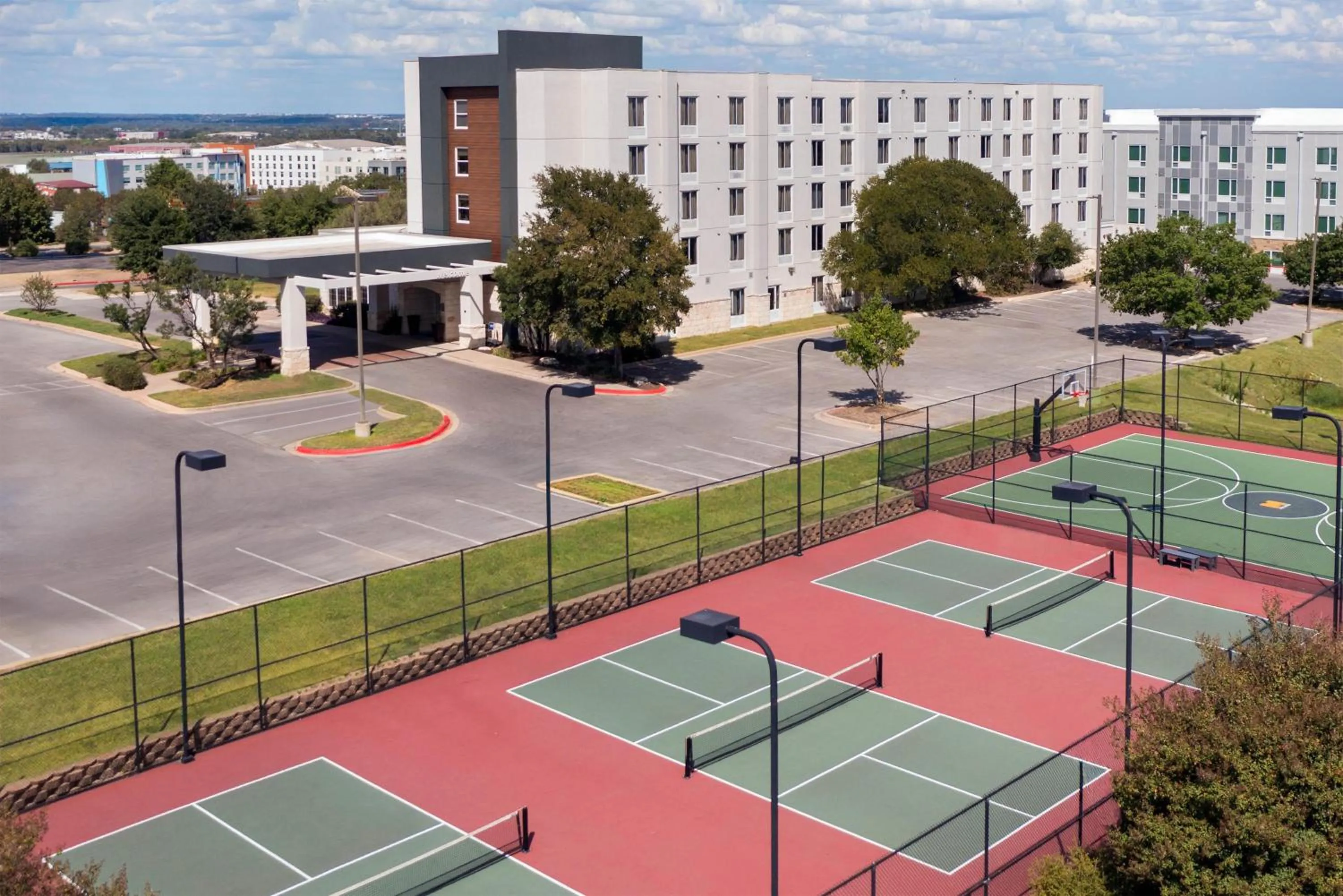 Sports in Hampton Inn & Suites-Austin Airport